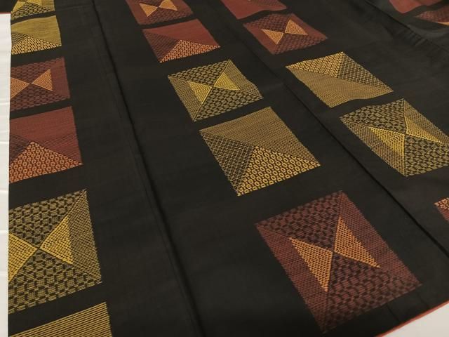 平和屋着物○本場大島紬 緯総絣 色紙文 黒地 正絹 逸品 AAAZ0131zg