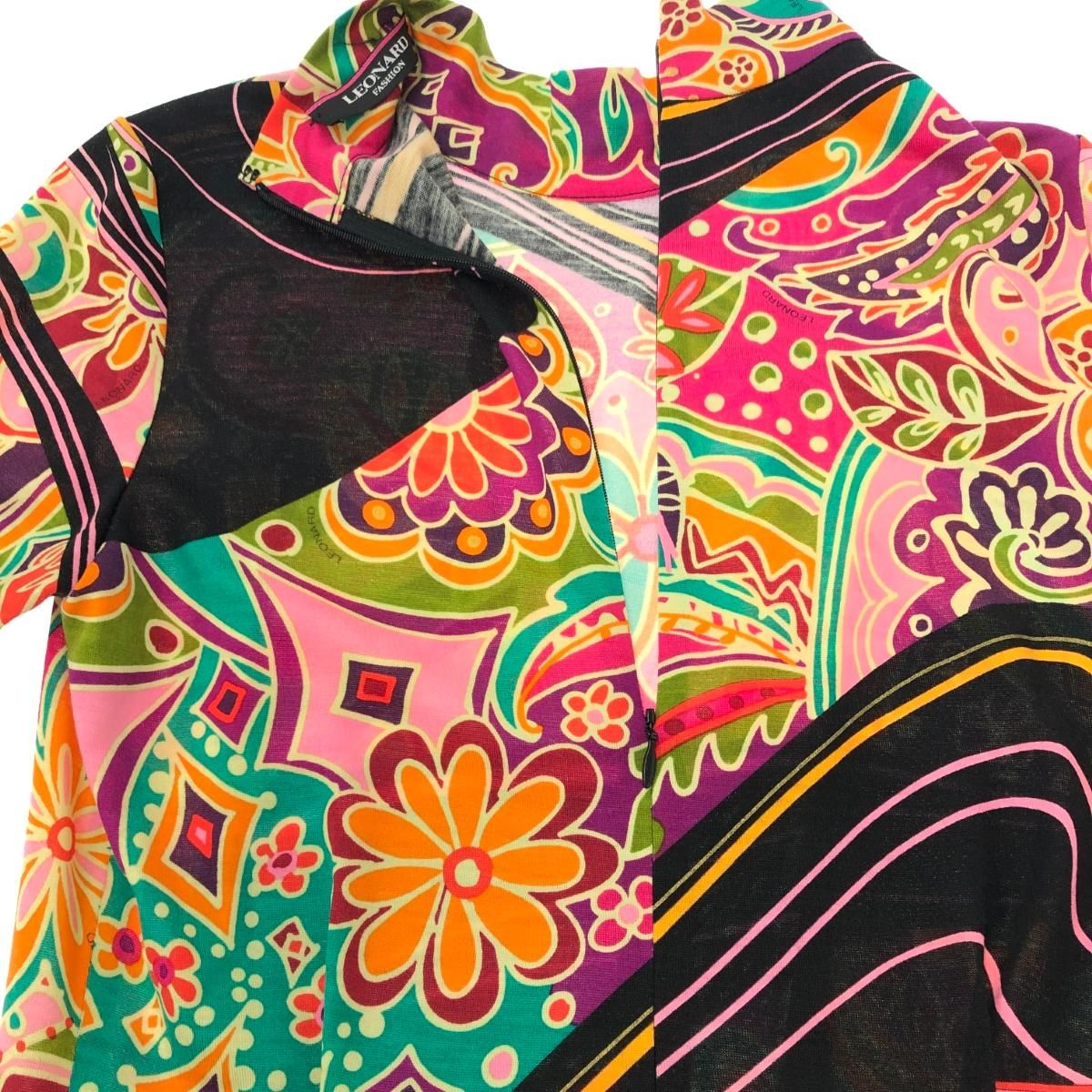 LEONARD レオナール 総柄 フラワーデザイン ハイネック 五分袖  