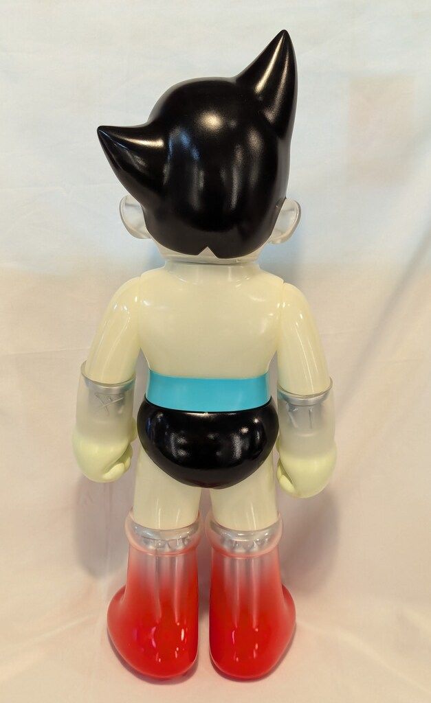 BIG SCALE 鉄腕アトム Full color G.I.D Ver. 【送料無料】BIG SCALE