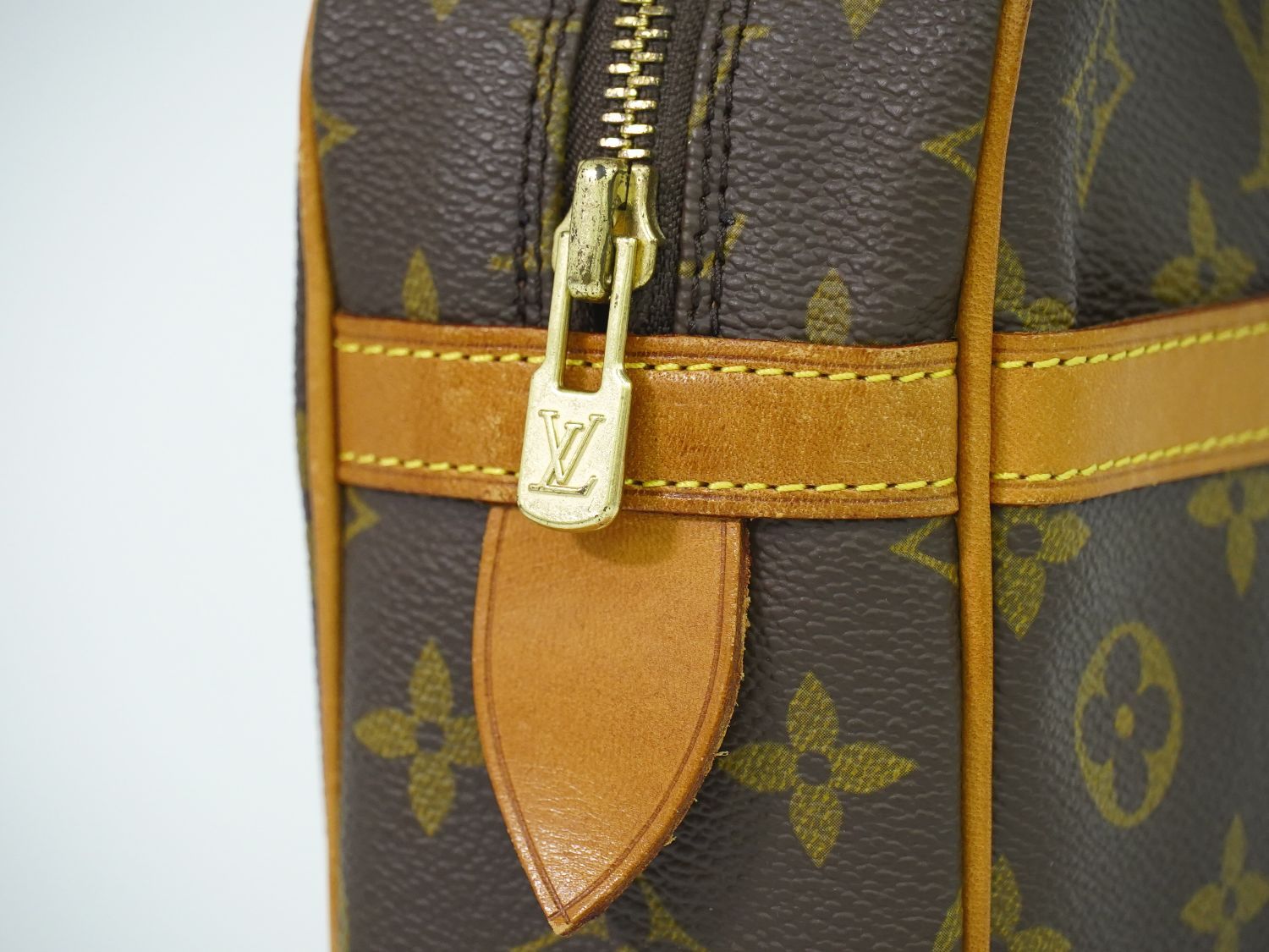 本物 ルイヴィトン LOUIS VUITTON LV コンピエーニュ 28 モノグラム