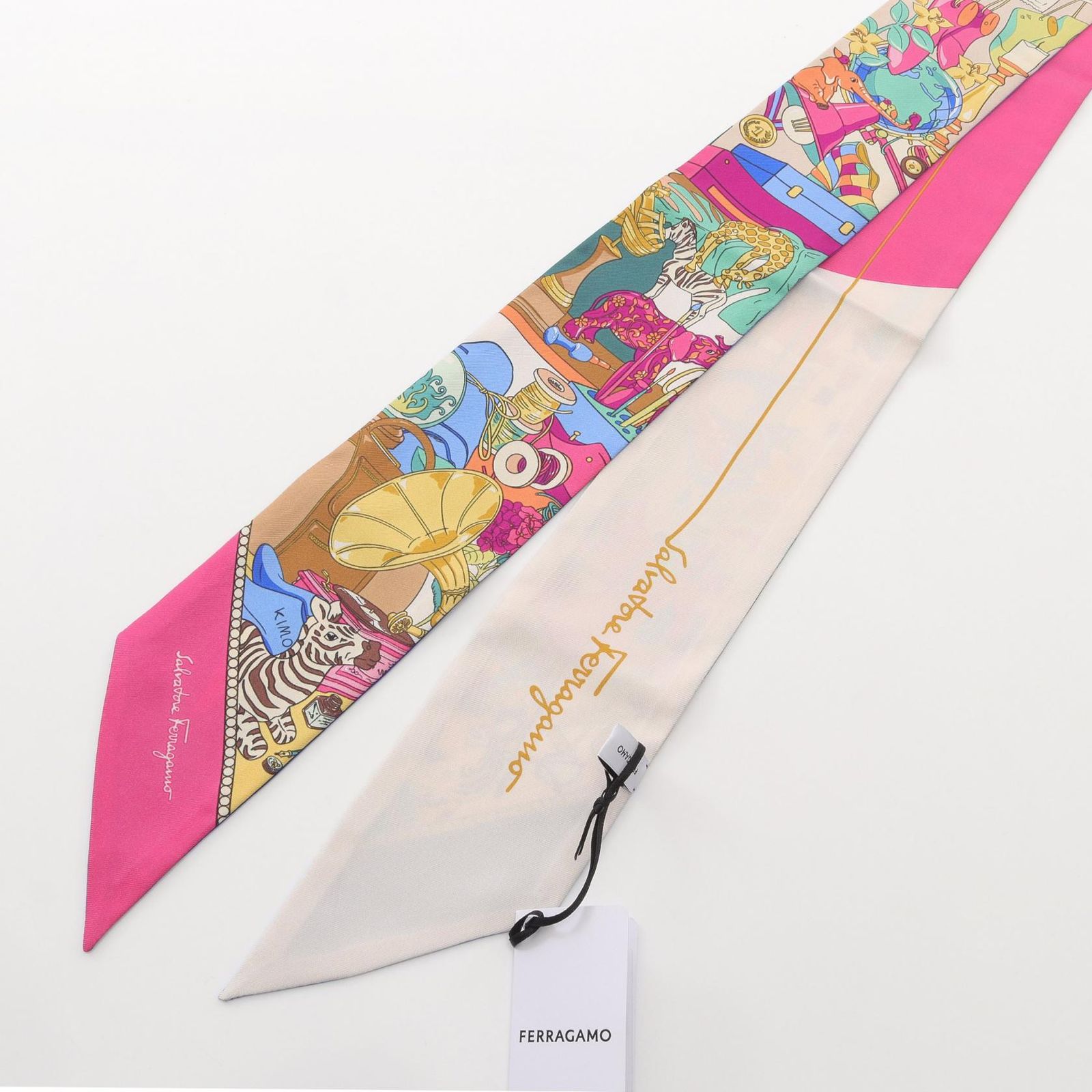 a4 超美品　サルヴァトーレフェラガモ　シルク100%　スカーフ サルヴァトーレフェラガモ スカーフ シルク100% レディース