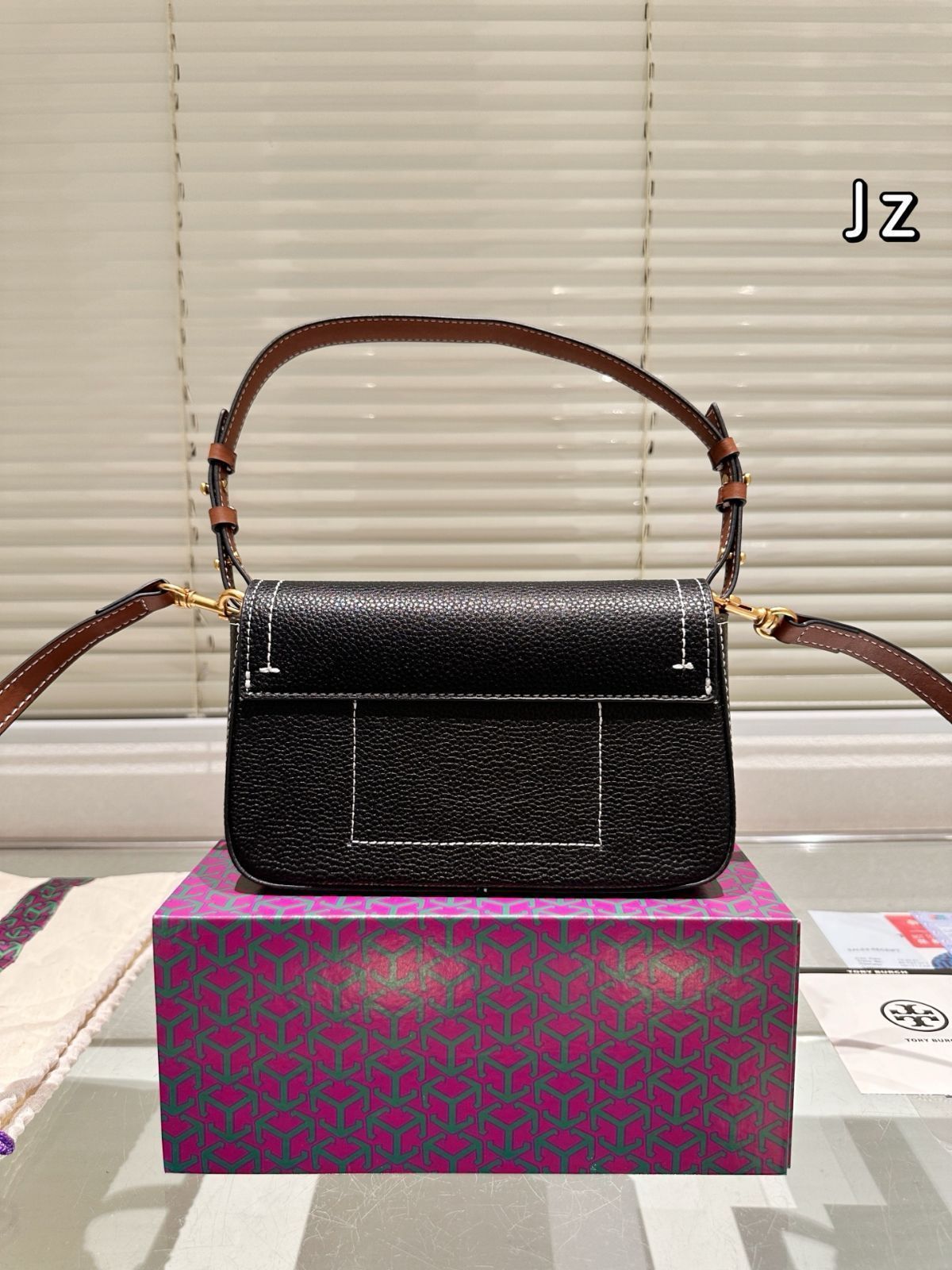 今日特価】Tory Burch Cowhide Leather Shoulder Bag トーリー