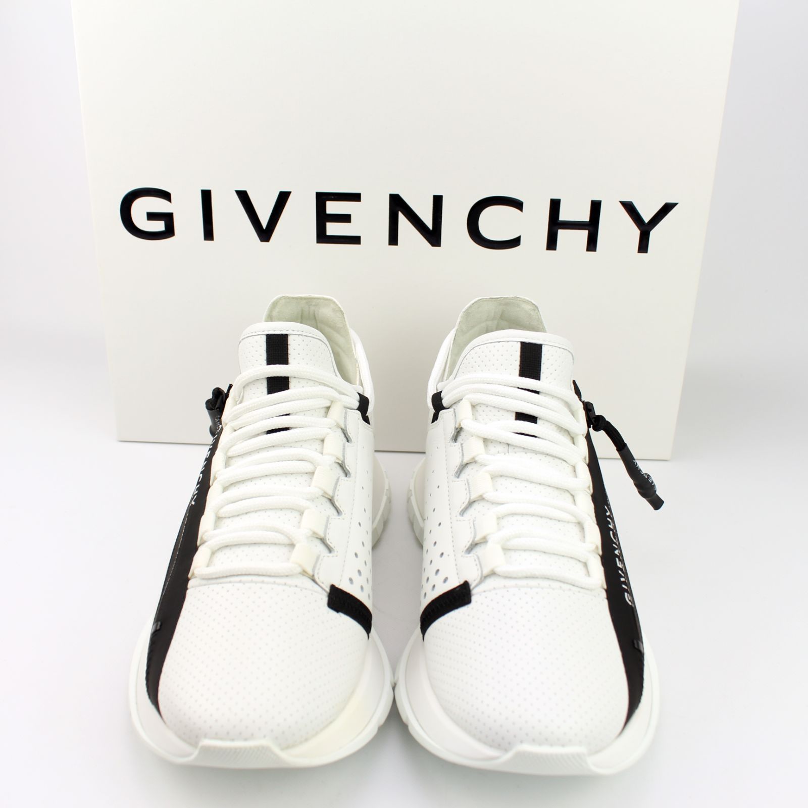 GIVENCHY スペクトル ローランナー レザースニーカー メンズ