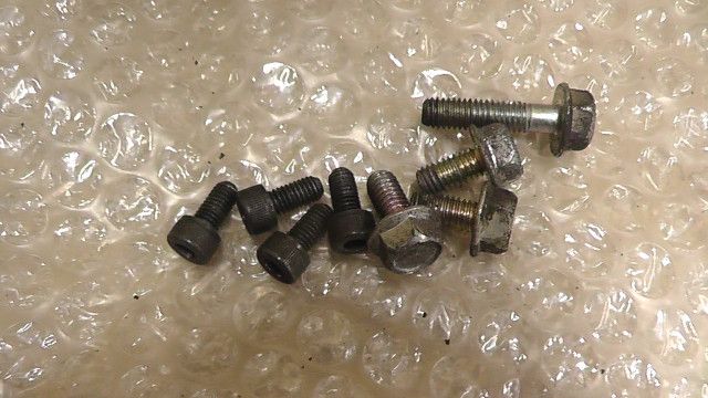 ギア4スト UA08J-002xxx の 燃料ポンプ 1759885150