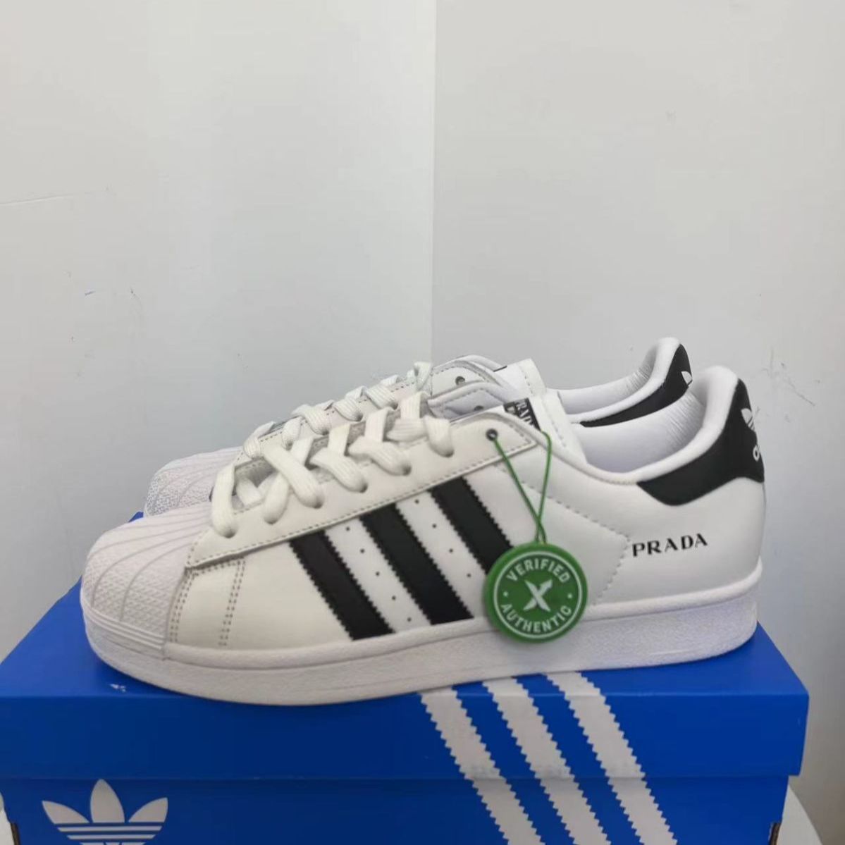 新品未使用アディダス PRADA x adidas originals Superstar スニーカー - メルカリ