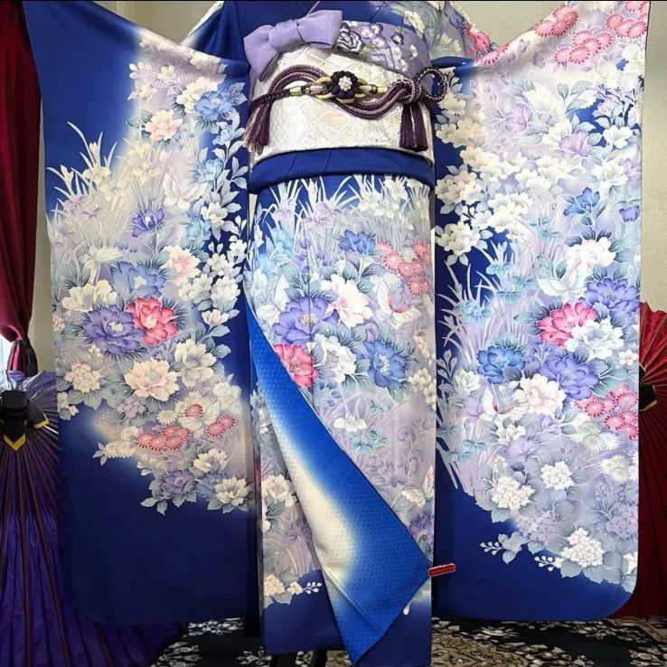 振袖フルセット(7点)・青色・古典柄・金駒刺繍・牡丹花文・舞蝶