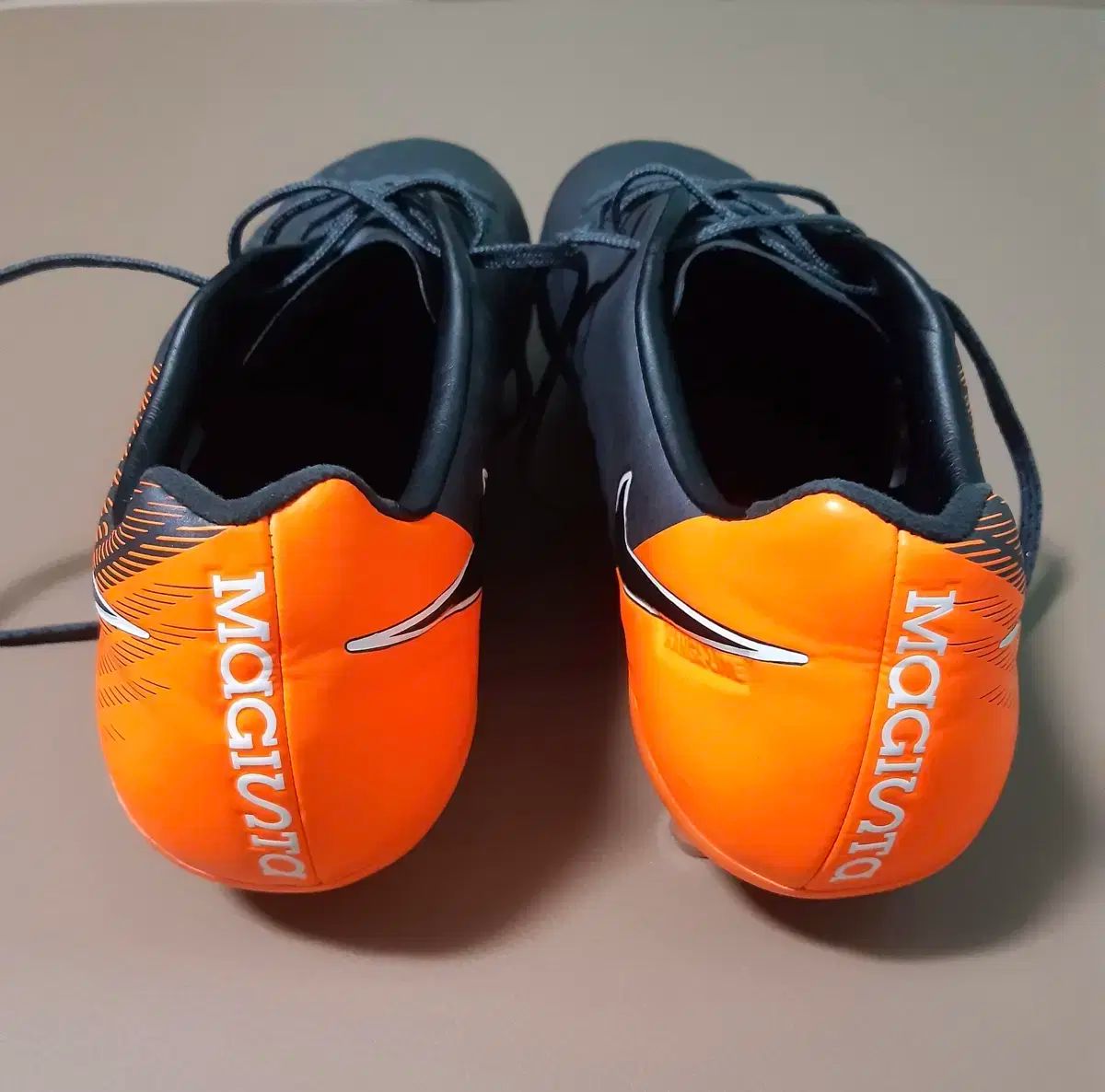 サッカーシューズ