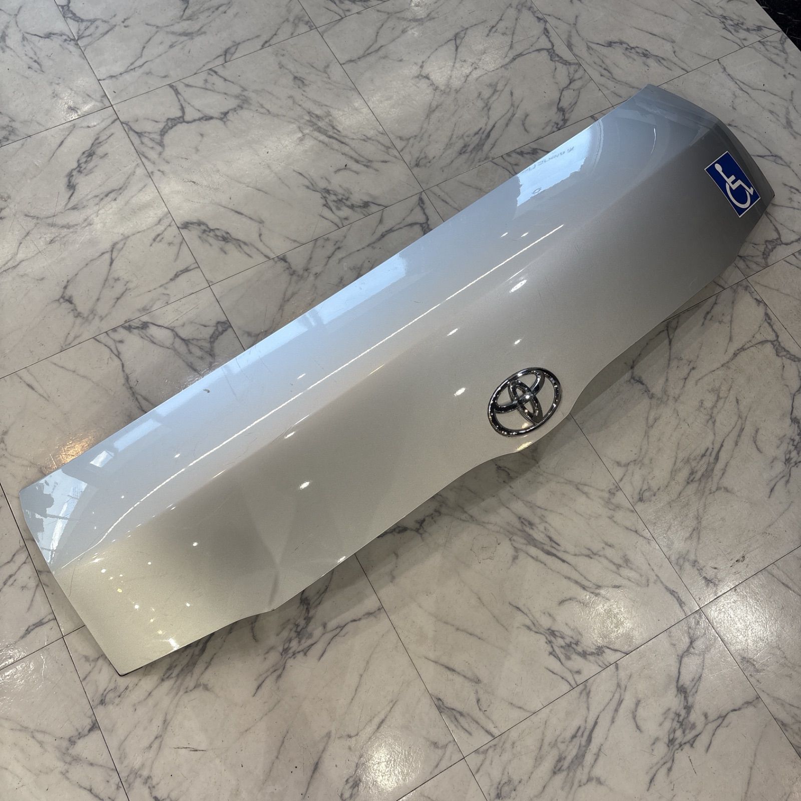 ハイエース ワイド 純正ボンネット ハイエースワイド 純正ボンネット