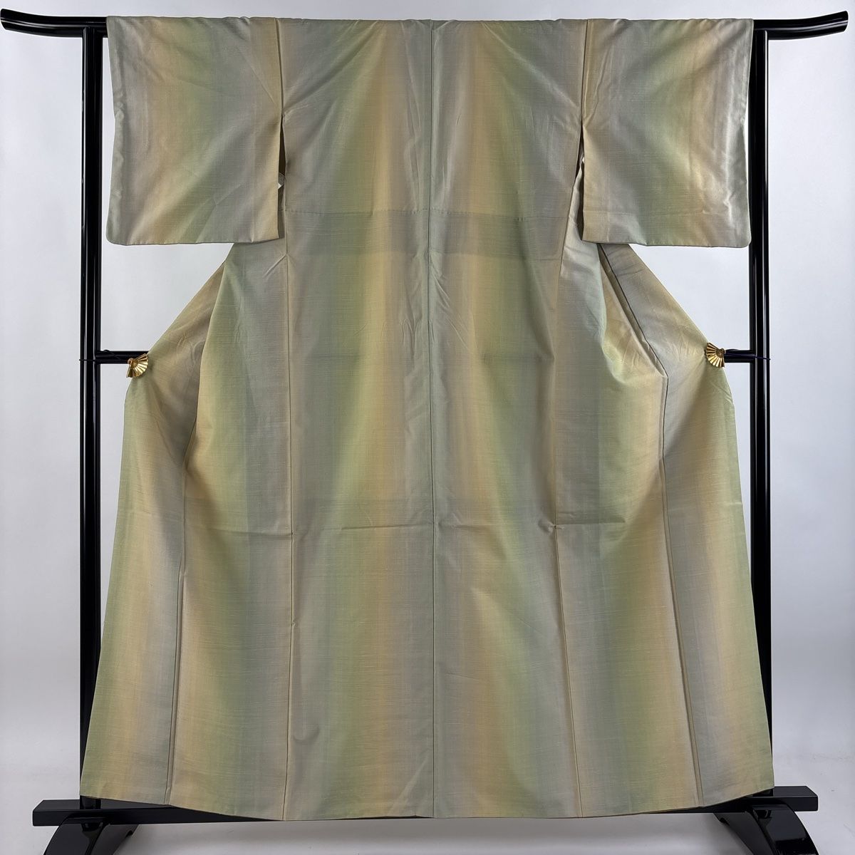 紬 身丈159.5cm 裄丈63cm S 袷 縦ぼかし 薄緑 正絹 秀品