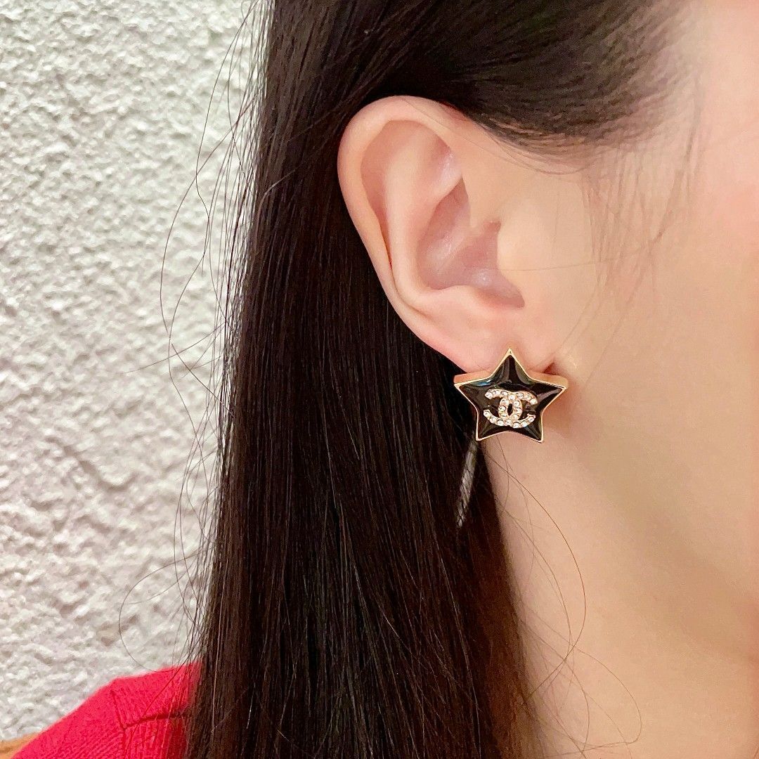 【ヴィンテージ感が可愛い♡】CHANEL ピアス ビンテージ感が可愛い♡】CHANEL メタル ゴールド ピアス
