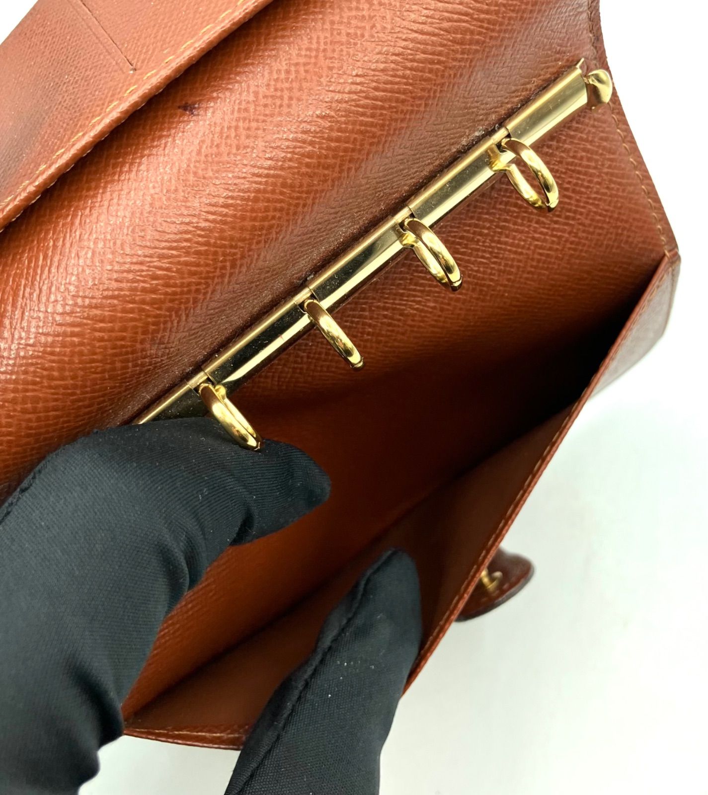 VUITTON