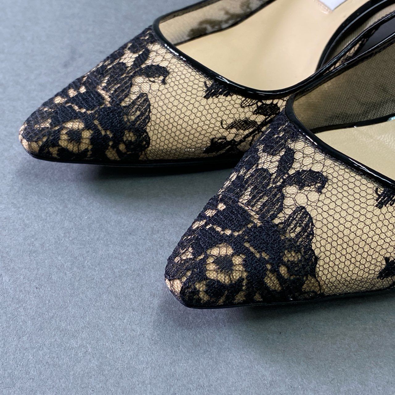※merucari【JIMMY CHOO】レース パンプス サイズ37 JIMMY CHOO レースパンプス 37(23.5〜24.0cm) 白
