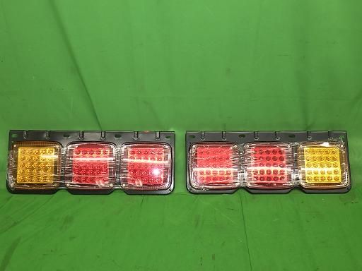 【未使用】トラック用 汎用 3連 LED テール 左右