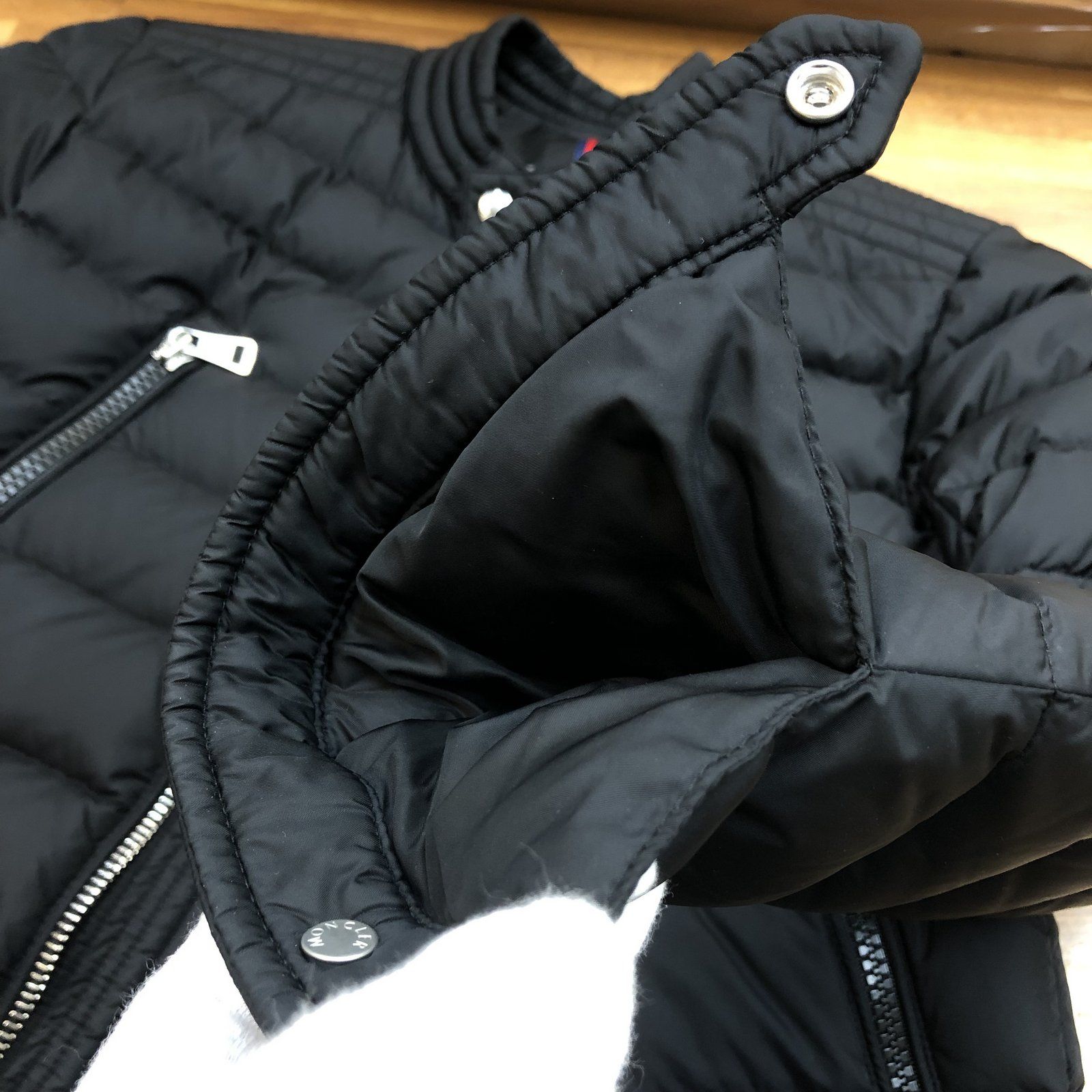 J*宝様 MONCLER AMIOT モンクレール エミオット ブラック ダウン 楽天市場】MONCLER モンクレール ダウンジャケット AMIOT アミオ