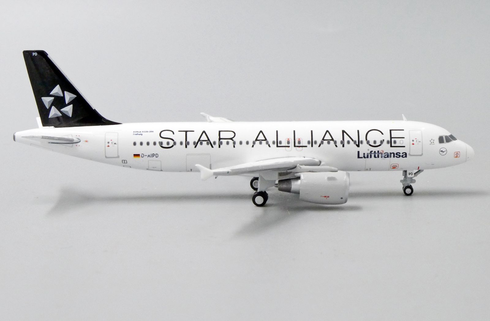 Jcwings ルフトハンザ航空 A320 D-AIPD 1/400 XX4077 - メルカリ Jcwings ルフトハンザ航空 A320 D-AIPD 1/400 XX4077 - メルカリ