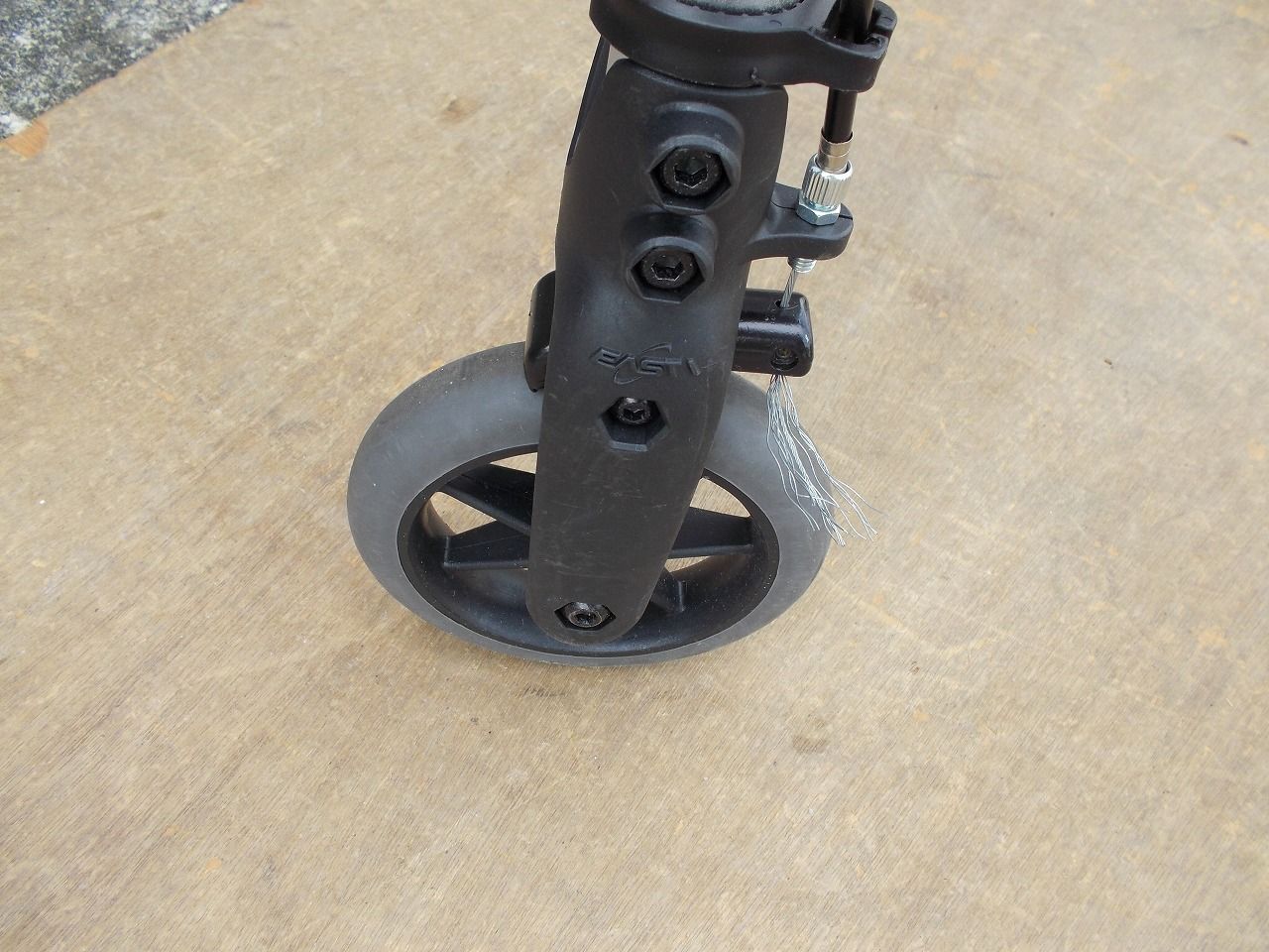 実用性 TS-25-0425-04 一部地域を除き送料無料 歩行器 セーフティアーム Uタイプウォーカー SAUJ