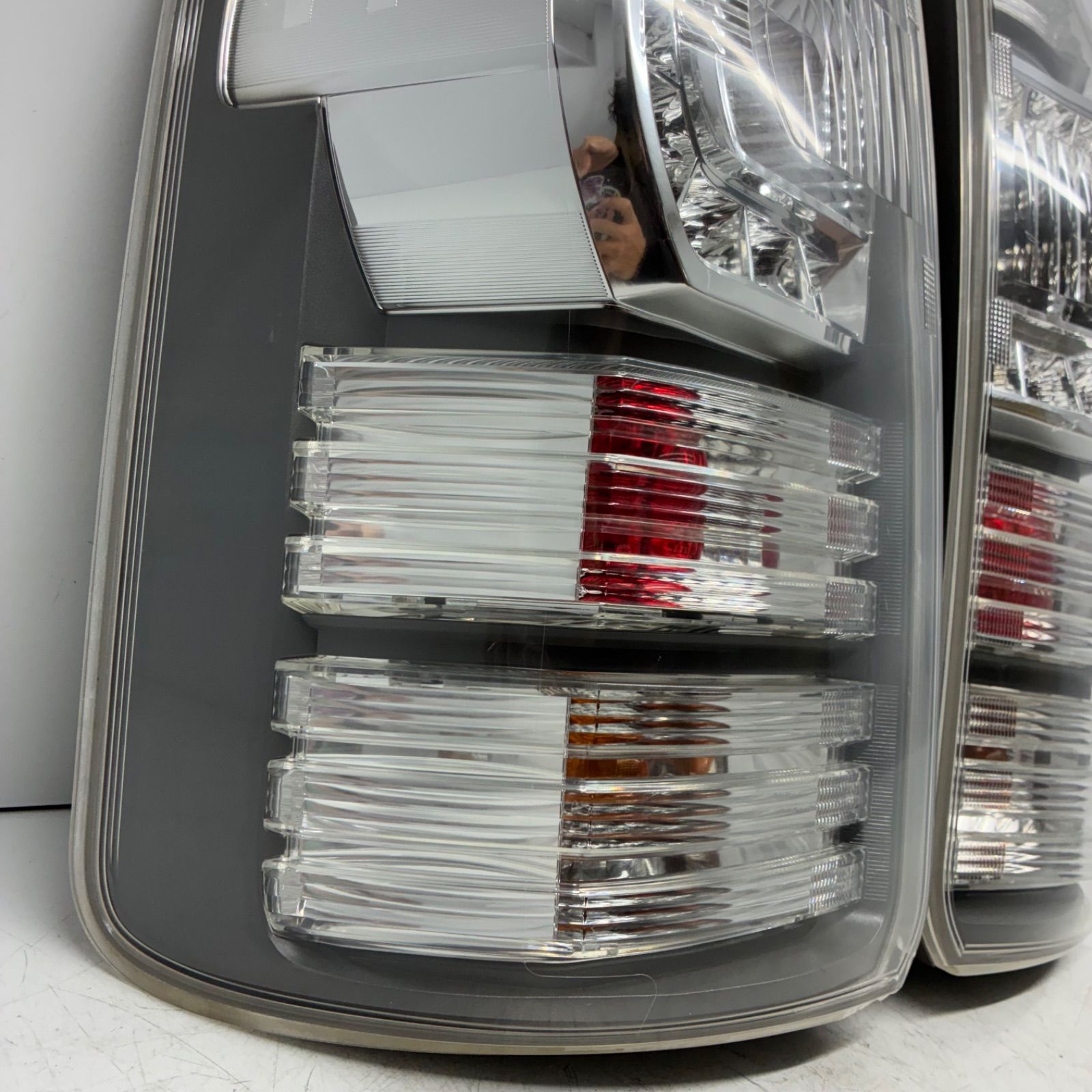 コーティング済 トヨタ ZRR70 ZRR75 70系 ヴォクシー ノア 後期 テールライト ランプ レンズ 左右セット LR LED ICHIKOH 28-220 P71568 FFCRYSTALESIA_COM