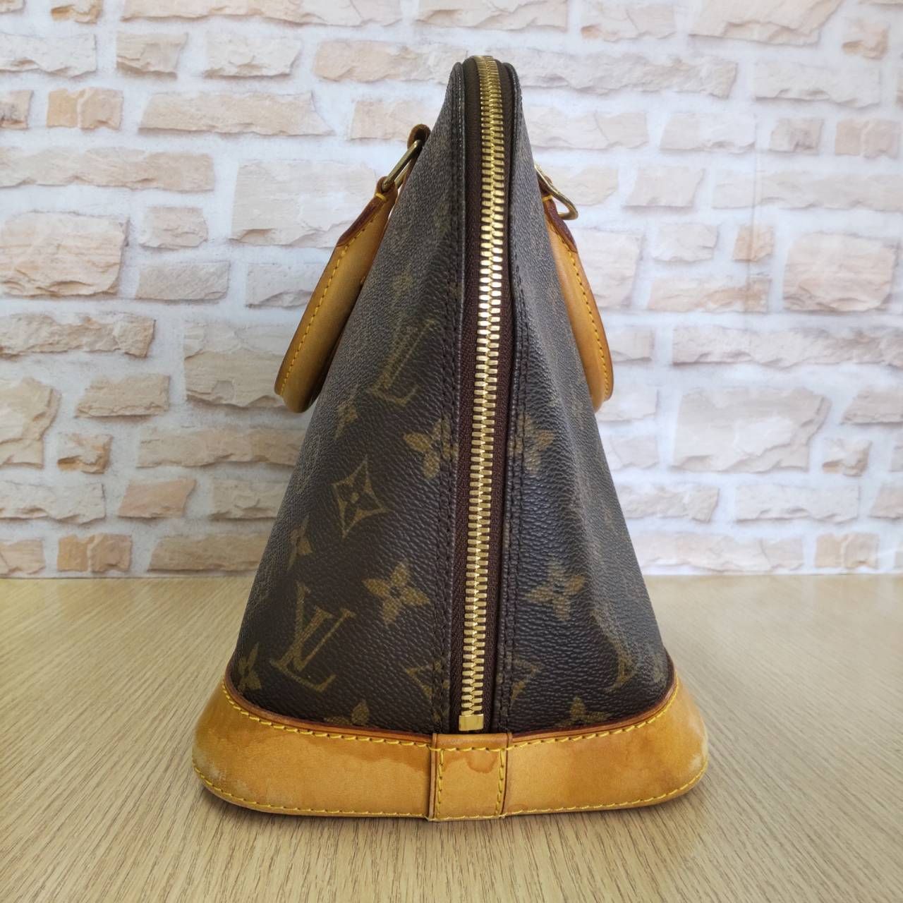 LOUIS VUITTON ルイヴィトン モノグラム アルマ ハンドバッグ