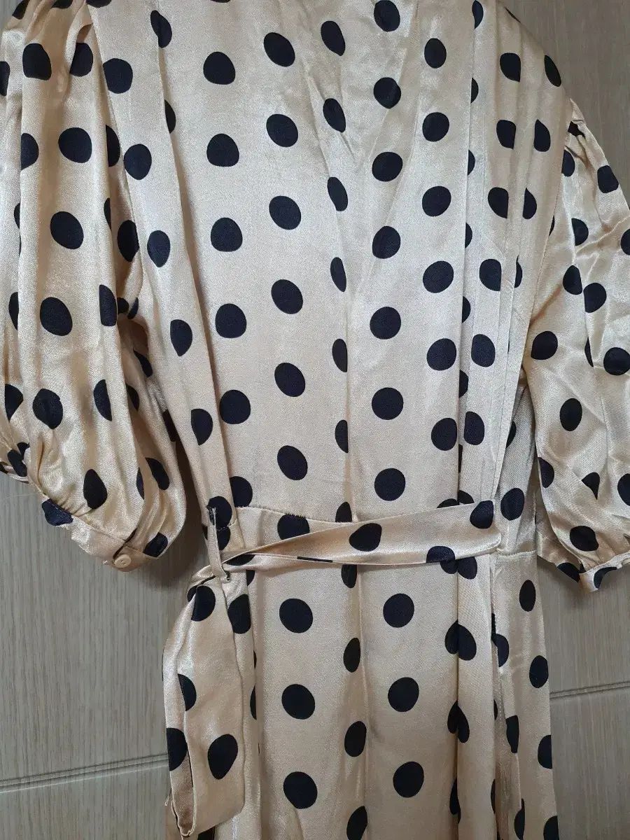 ZARA - ZARA 刺繍入りロング丈キモノ風トップス XS-Sサイズの