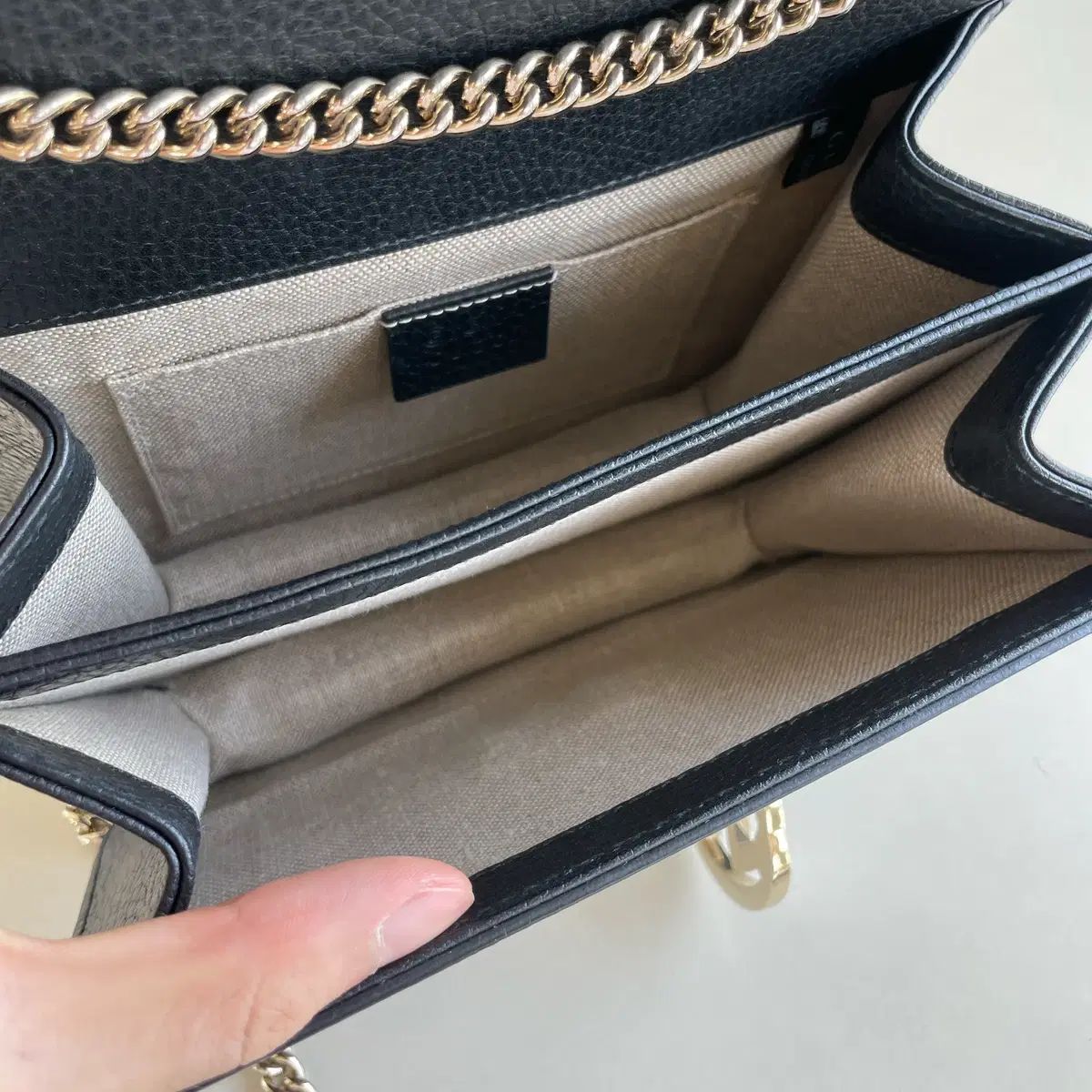 GUCCI グッチ