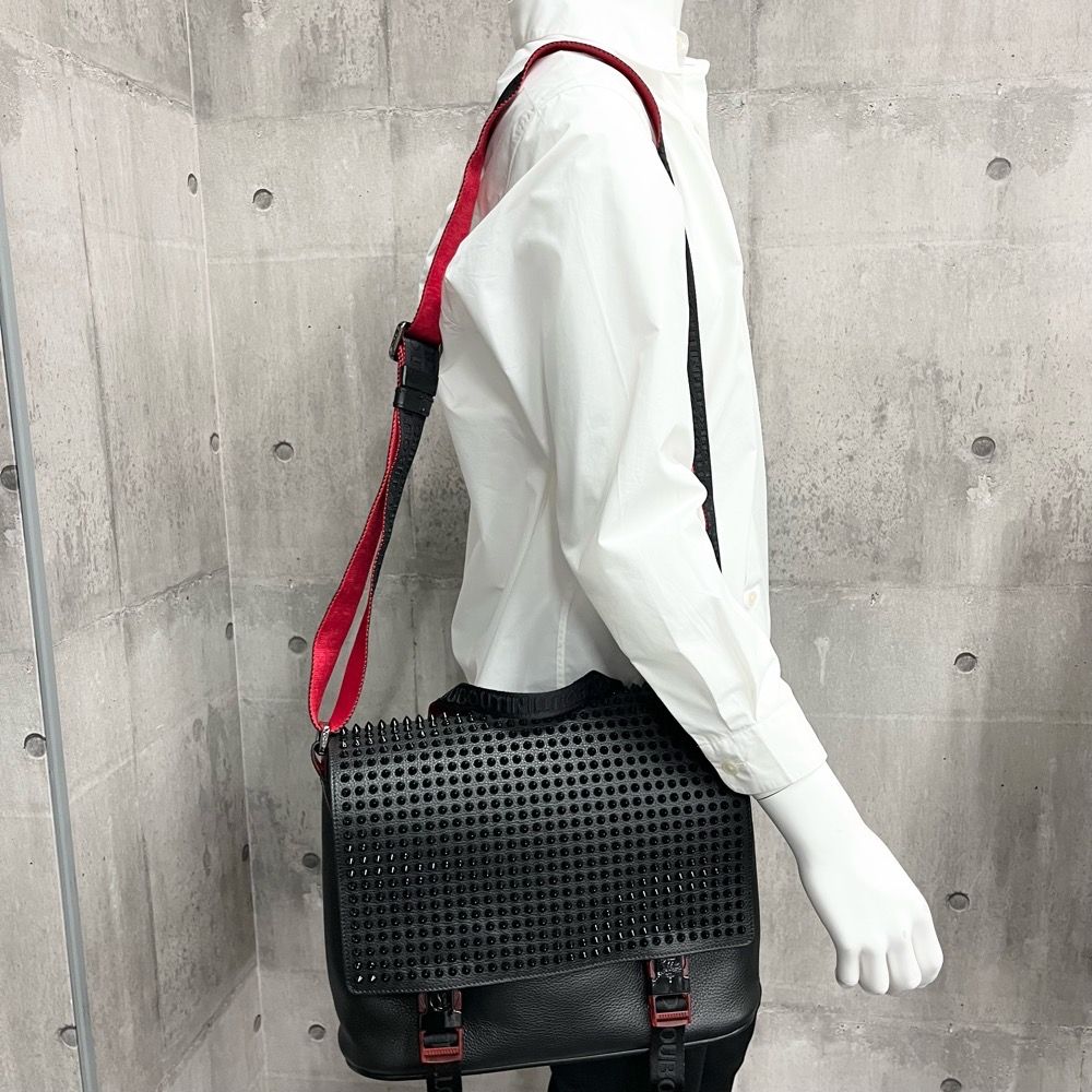 クリスチャンルブタン ショルダーバッグ メンズ ルビクリック メッセンジャーバッグ LOUBICLIC MESSENGER 鞄 かばん  Christian Louboutin 3195233 カーフ ブラック 黒 レッド 赤 シルバー金具【中古品】