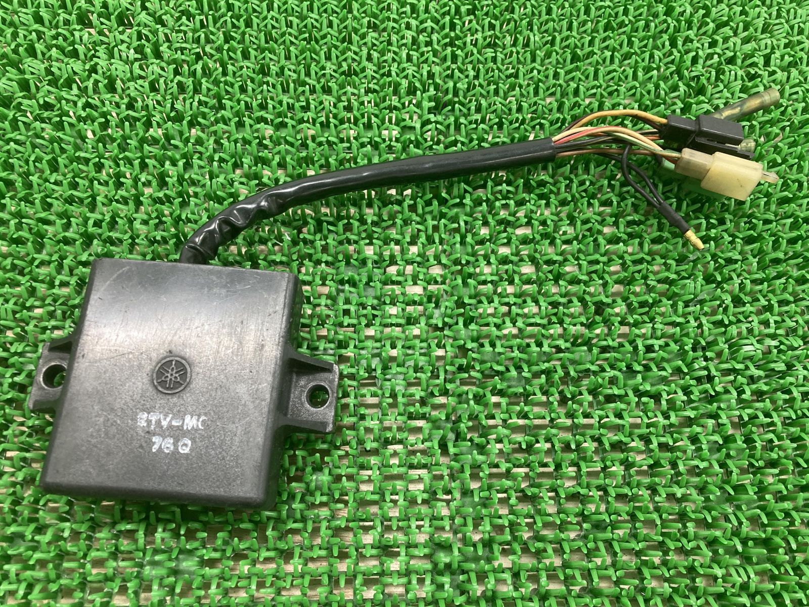 SDR200 イグナイター ヤマハ 純正 中古 バイク 部品 CDI 割れ欠け無し