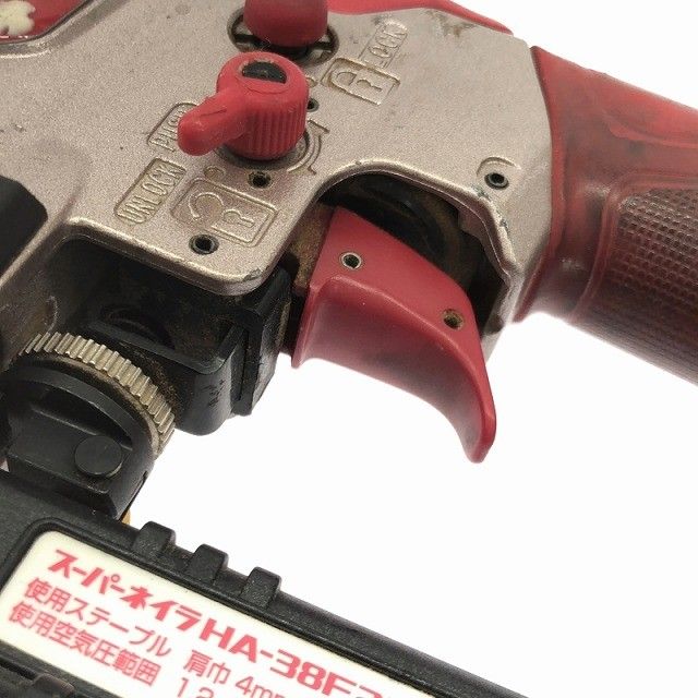 ステープル用エアネイラ