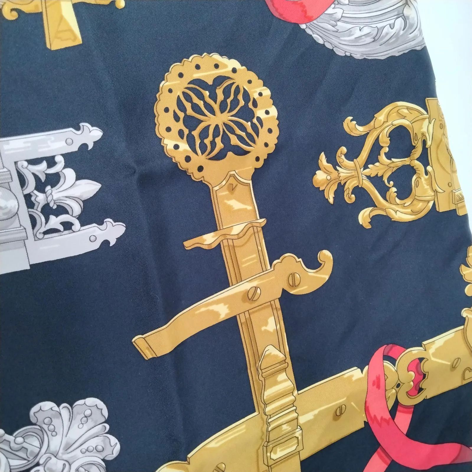 HERMES エルメス カレ90 鉄細工 FERRONNERIE タグなし HERMES エルメス カレ90 FERRONNERIE 鉄細工 タグ無し - メルカリ