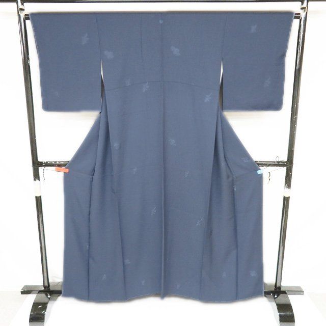 一つ紋付き　無地　未使用品　正絹 色無地 着物 未使用 正絹 袷 セミフォーマル 紋付き 地模様 菊
