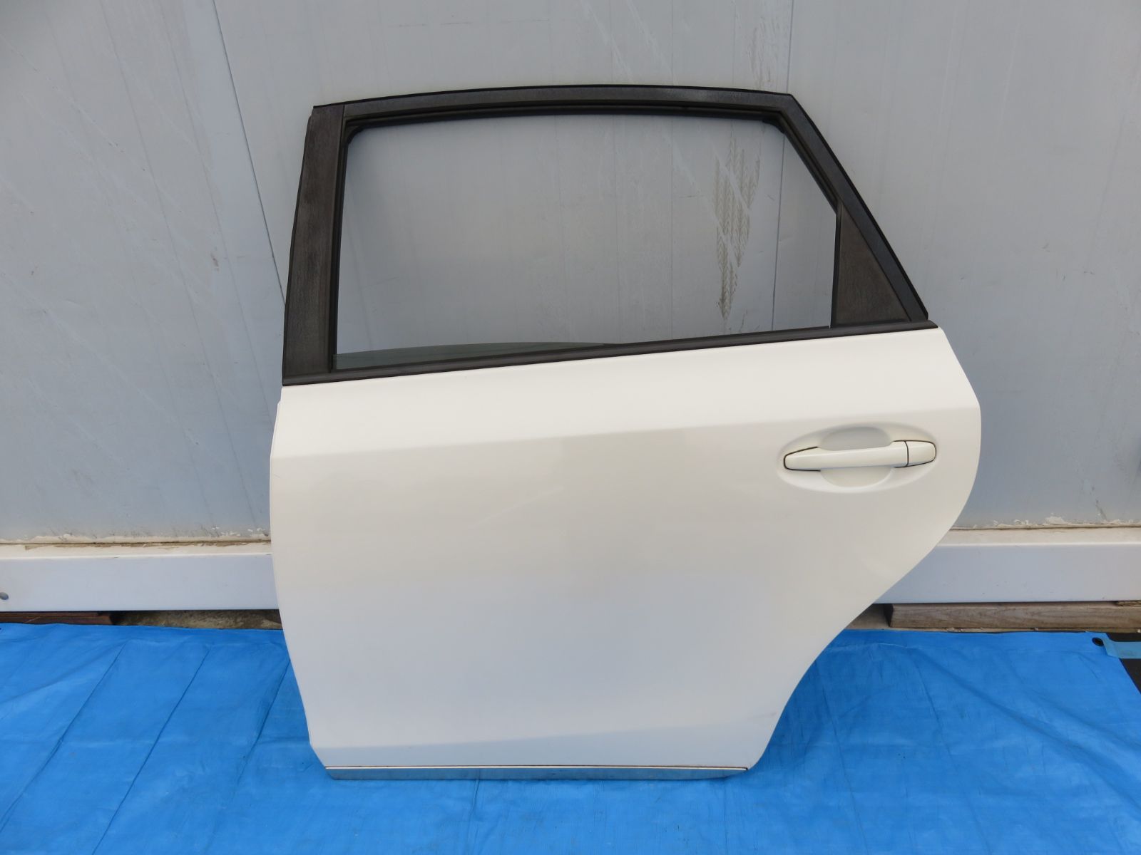 SFC2826 プリウスα ZVW40W ZVW41W 純正 左リアドア 後席 左後ドア PWスイッチ 内張り付