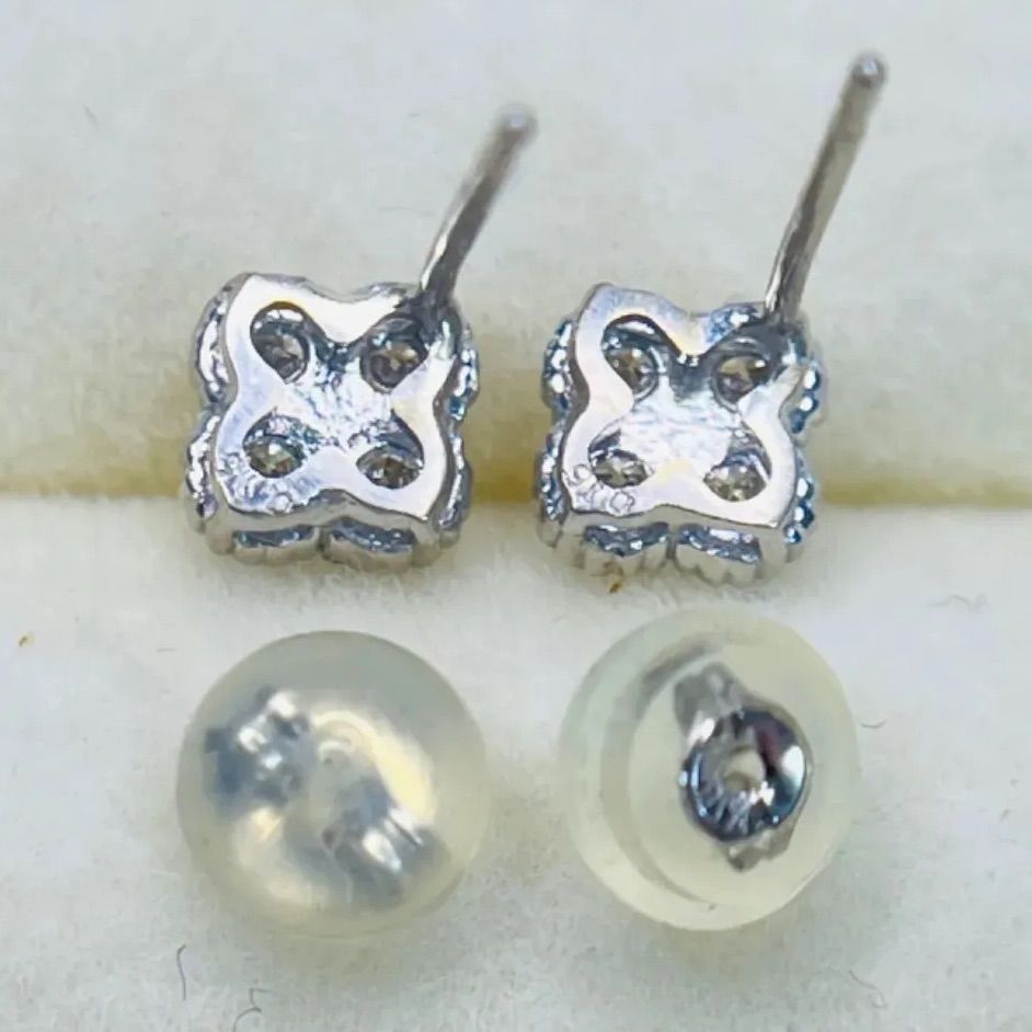 K18WG ダイヤモンド花型 ピアス0.30ct K18WG ダイヤモンド花型 ピアス0.30ct