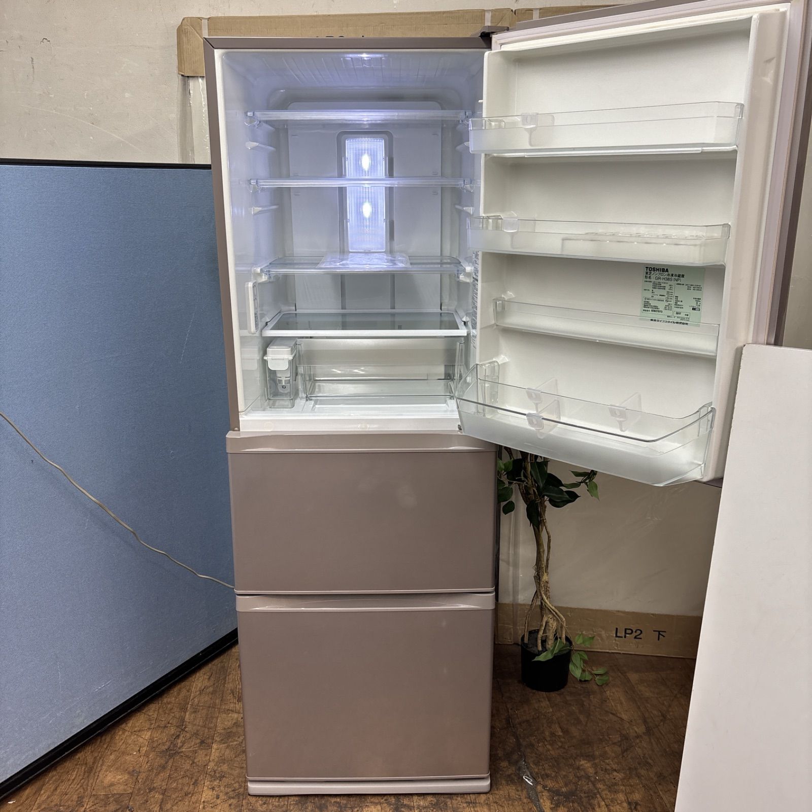 冷蔵庫『配達・設置無料』（名古屋市近郊） I739 🌈 名古屋市近郊配送設置無料！ TOSHIBA 冷蔵庫 (363L / 右