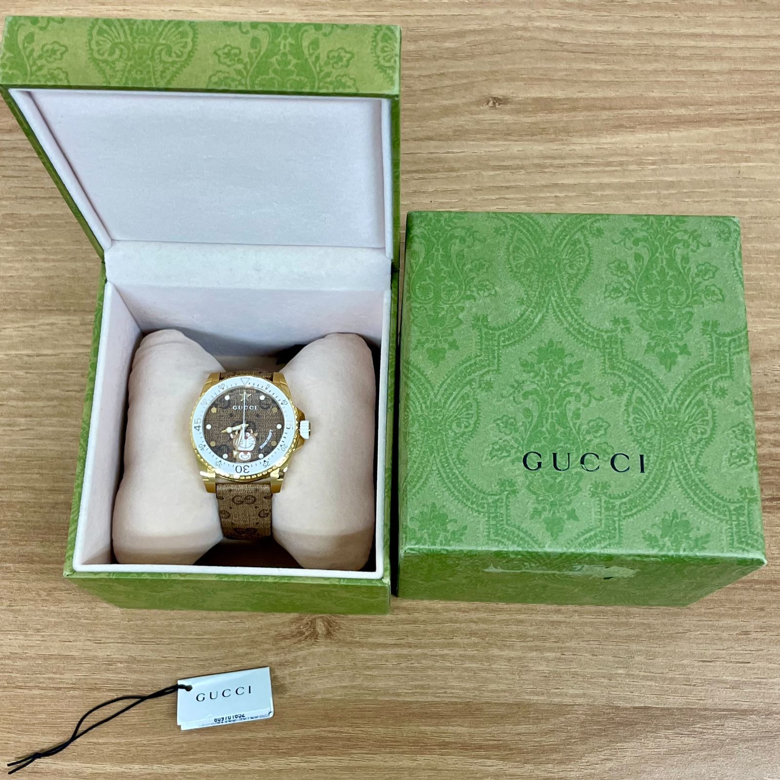 ▽GUCCI/グッチ ダイヴ 136.3 ドラえもん コラボ ダイバーズウォッチ 