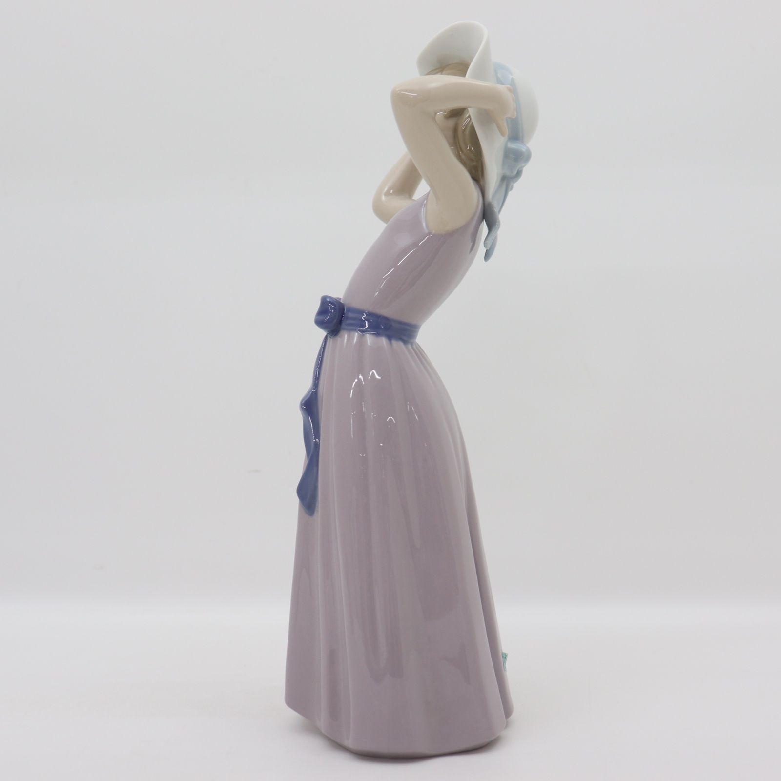 IT6JI8MPJXUO LLADRO リヤドロ 若草色の少女 #5011 女の子 女性 陶器