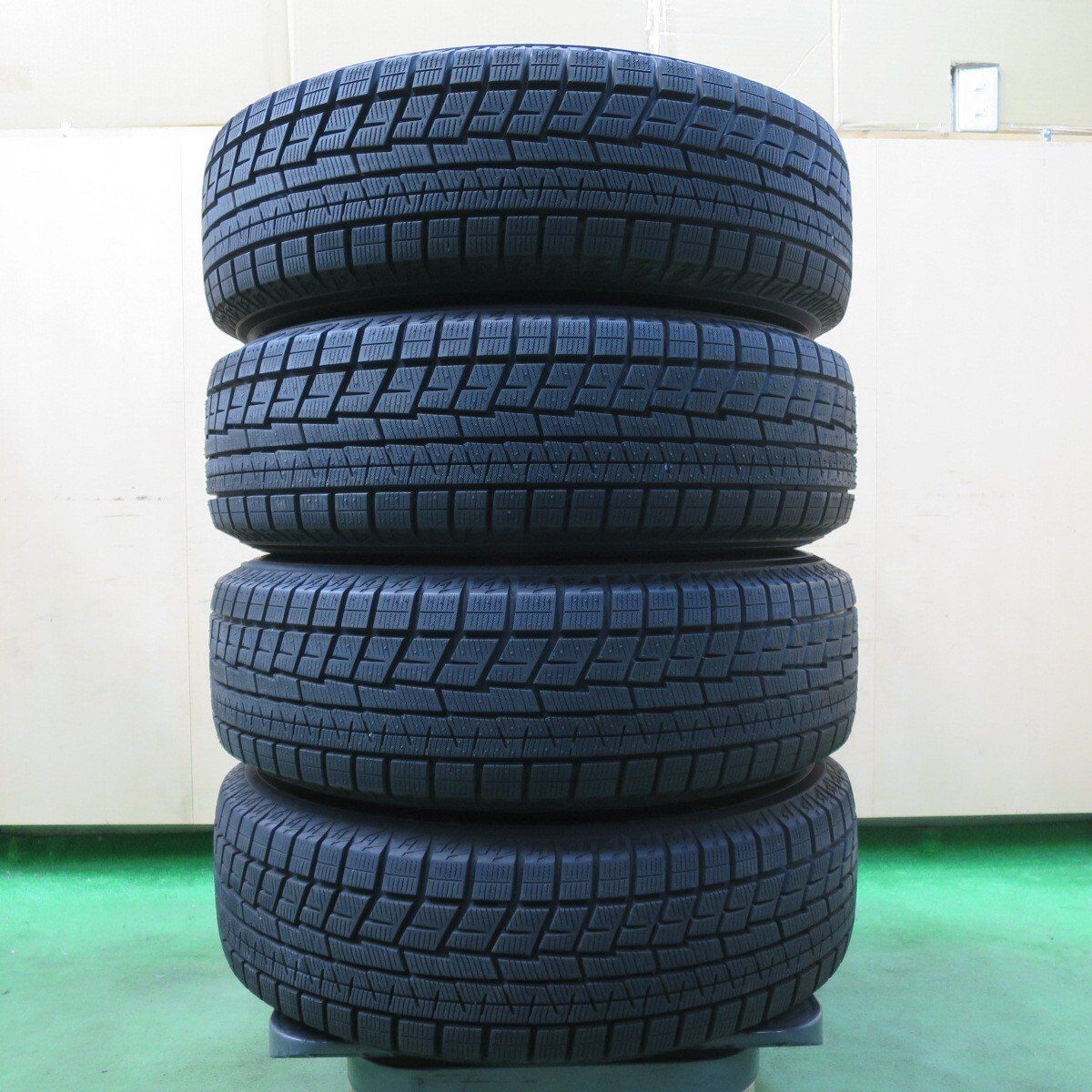 バリ溝！21年！キレイ！ほぼ10分☆スタッドレス 185/70R14 ヨコハマ 