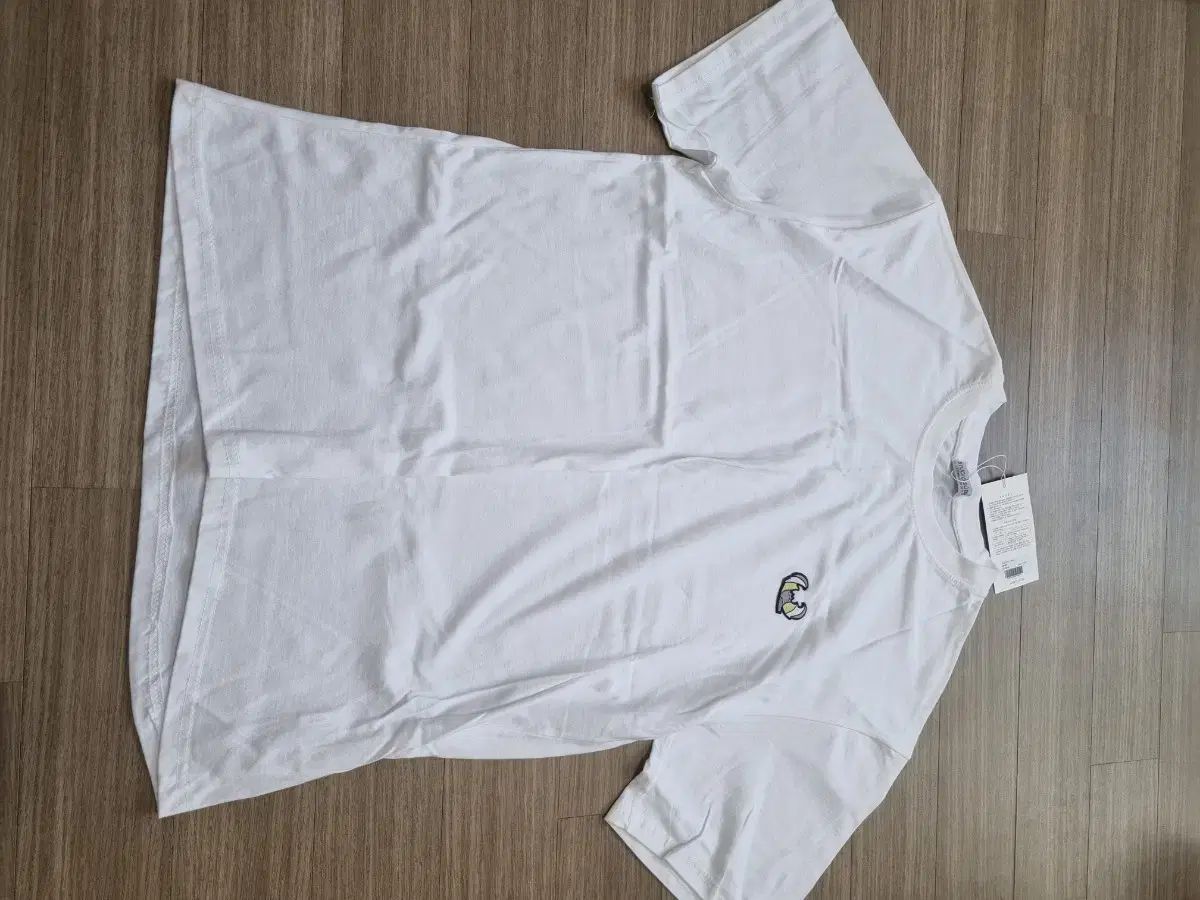 スタジオ シューベルト 新しい t シャツ