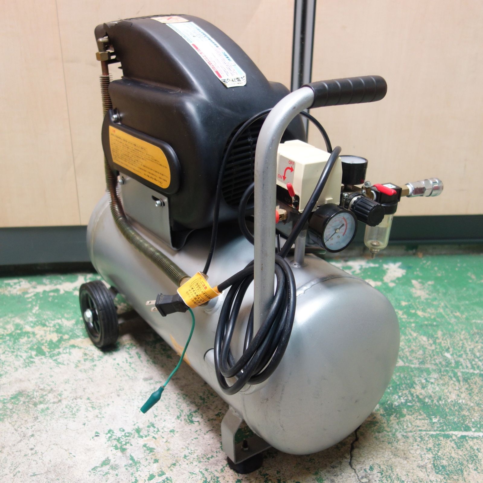 パワーソニック　コンプレッサー 30リットル　 100V 50 /60hz  Power Sonic オイルレスエアコンプレッサー 30L 中古品PAOCK