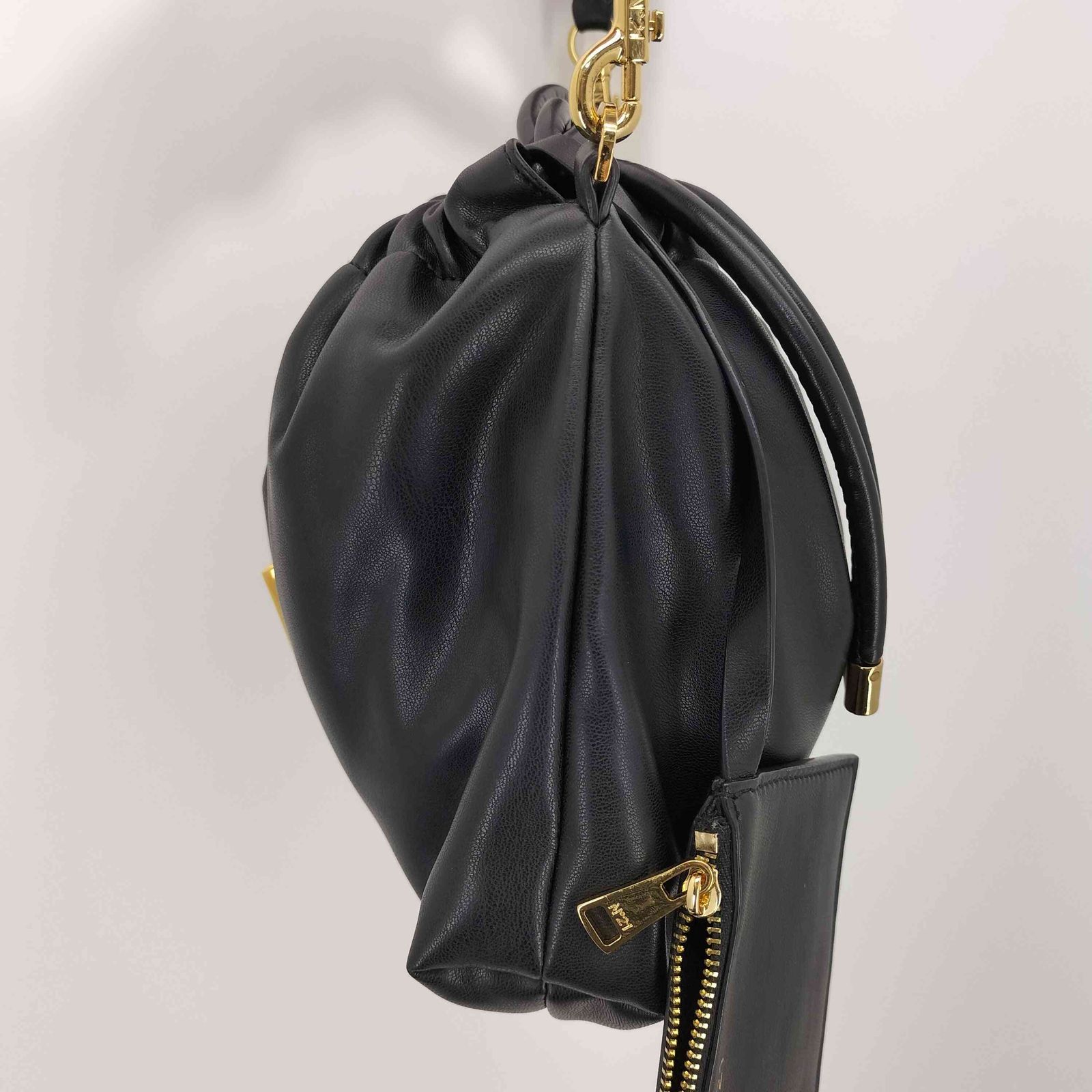 ヌメロヴェントゥーノ N°21 EVA CROSS BODY BAG クロスボディ