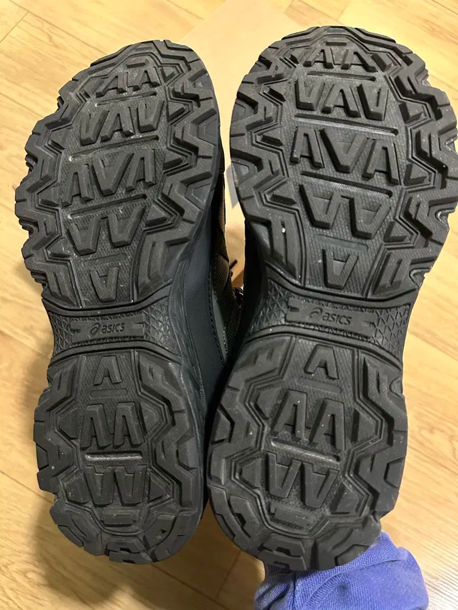 アシックス ゲル ベンチャー 6 シールド グラファイト トリュフ グレー 250 OLIVEOS_COM_TR