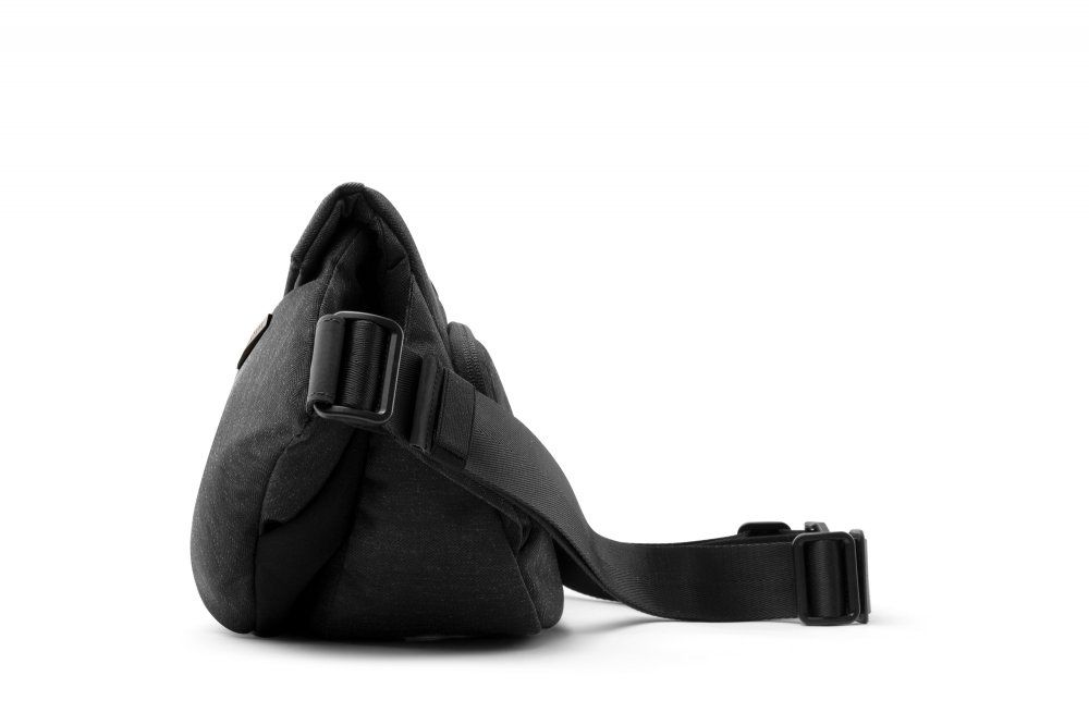 NIID クロスボディバッグ 防水 ショルダーバッグ 斜めがけ スリングバッグ メッセンジャーバッグ カメラバッグ メテオライトブラック BRIGHTFACE_UK