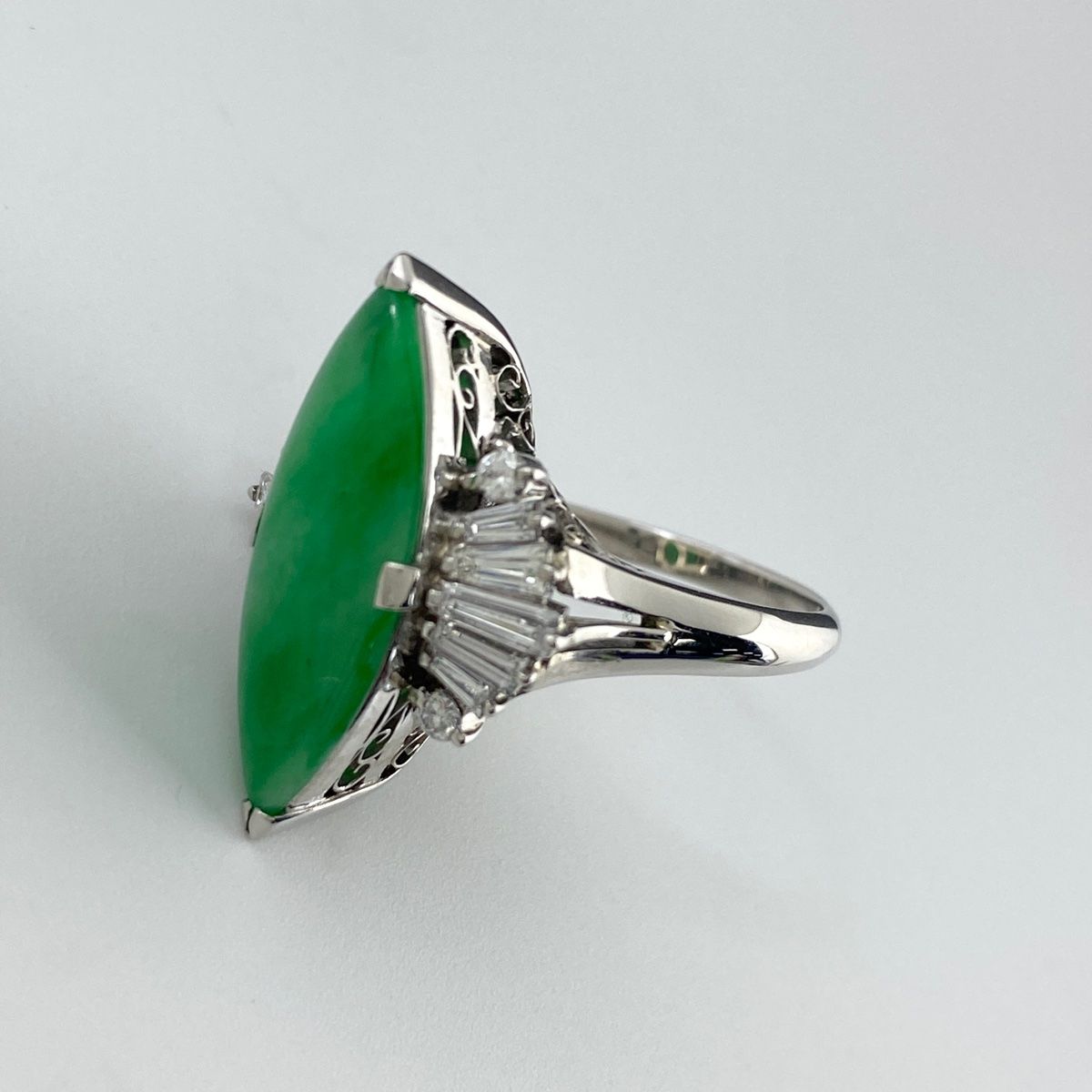 在庫一掃】 翡翠 デザインリング プラチナ 指輪 メレダイヤ リング 9.5  