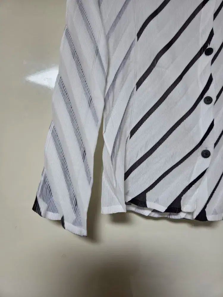 ミーバイイッセイミヤケ♪トップス♪カーディガン♪美品♪ 中古・古着通販】me ISSEY MIYAKE (ミーイッセイ ミヤケ) ハイネック