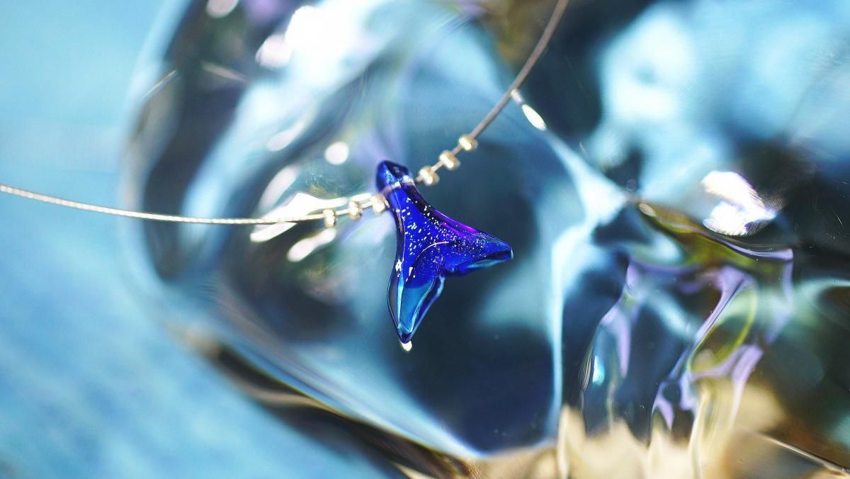 りくみん様】1552.天然石 琉球ガラス 菊 とびつき猫 レジン