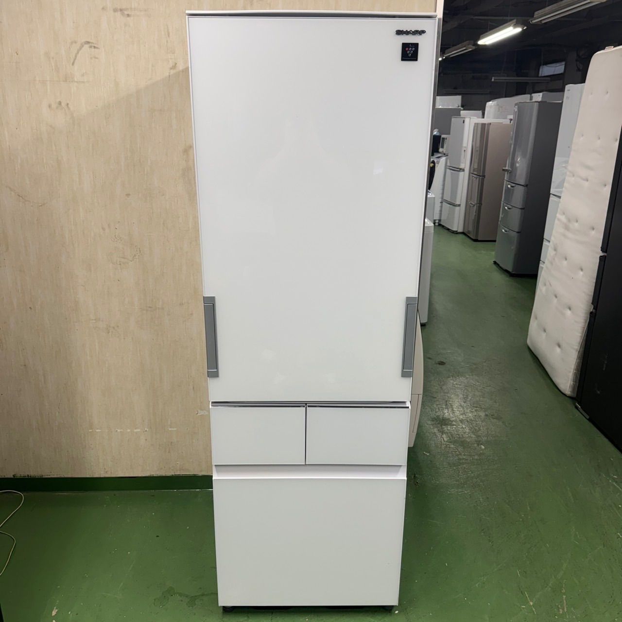 128 シャープ 大型冷蔵庫 どっちもドア 両開き ガラスパネル 大容量415L 400L以上 小型 家庭用 ホワイトカラー