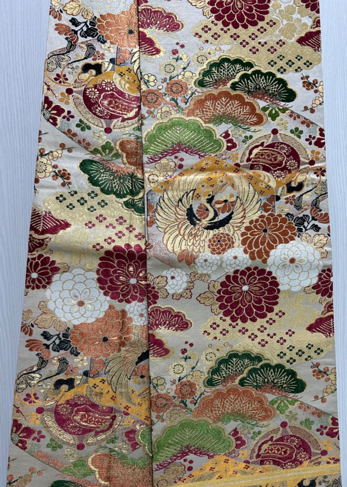 鶴松菊の大柄の丸帯