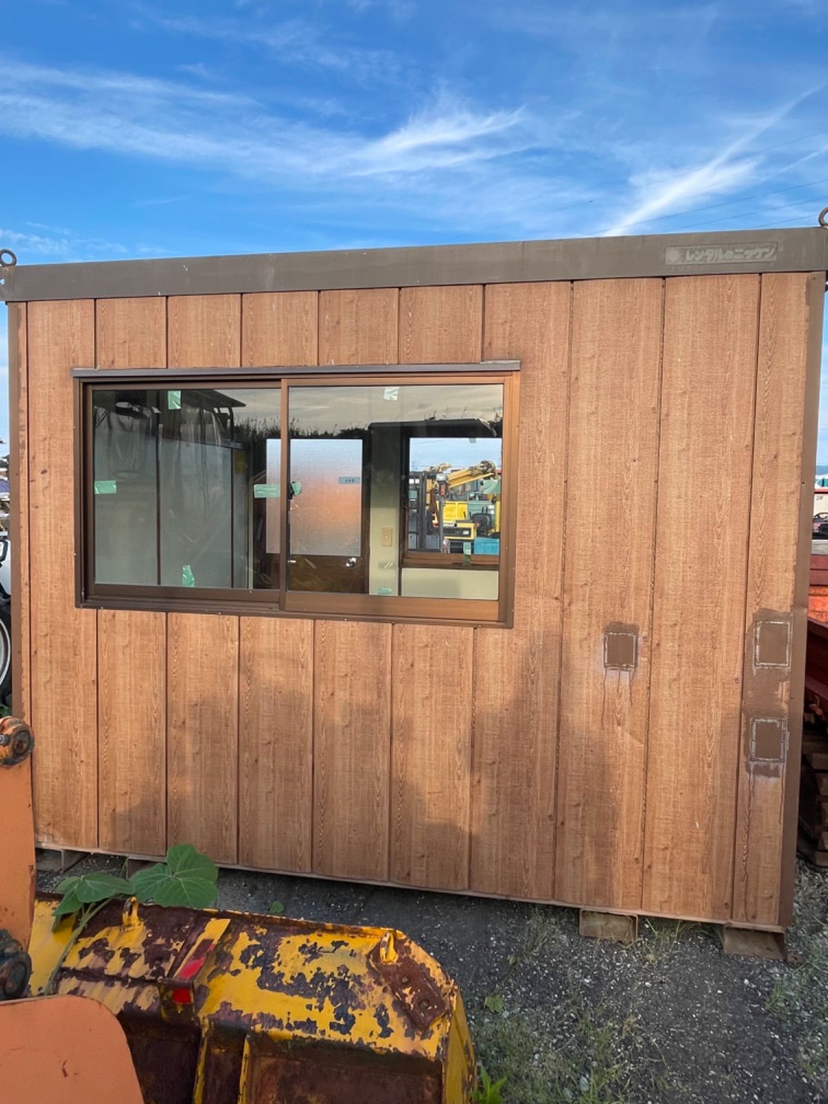 コンテナハウス 2坪 ユニットハウス プレハブ 現場事務所 送料別 喫煙所