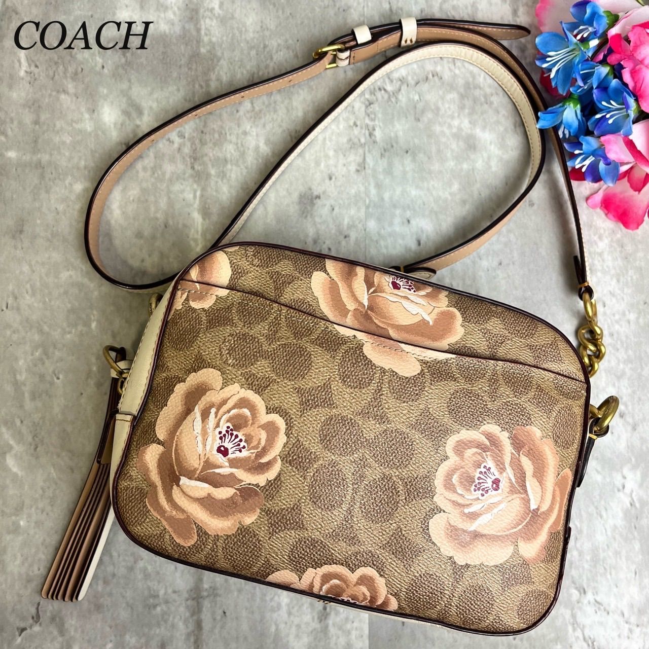 ✨良品✨COACH コーチ ショルダーバッグ トートバッグ シグネチャー フラワー 花柄 チェーン ゴールド金具 ロゴ型押し PVCレザー ブラウン  ホワイト PVCレザー 肩掛け 斜め掛け レディース