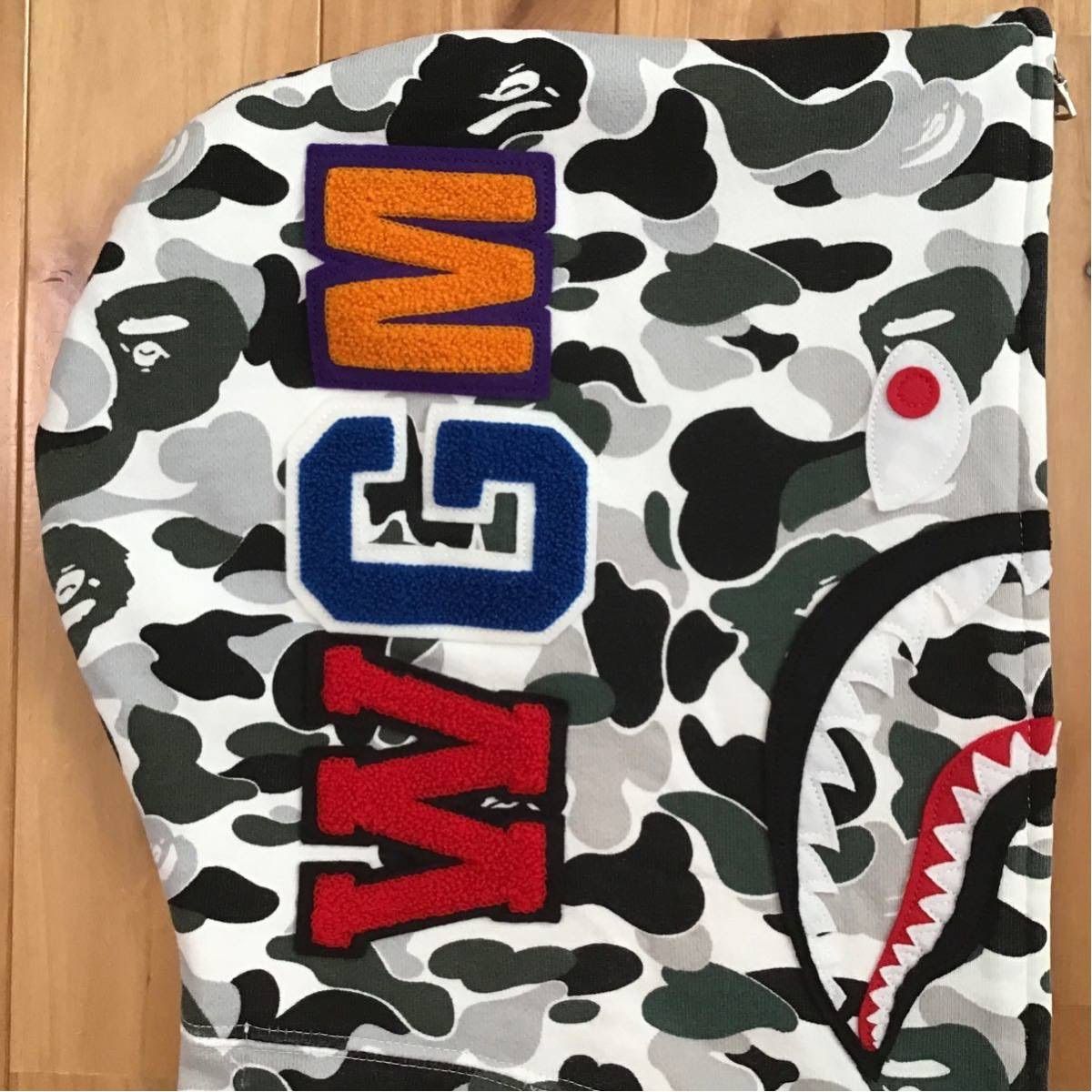 BAPE 京都限定 カラーカモ シャークパーカー - メルカリ BAPE 京都限定 カラーカモ シャークパーカー - メルカリ