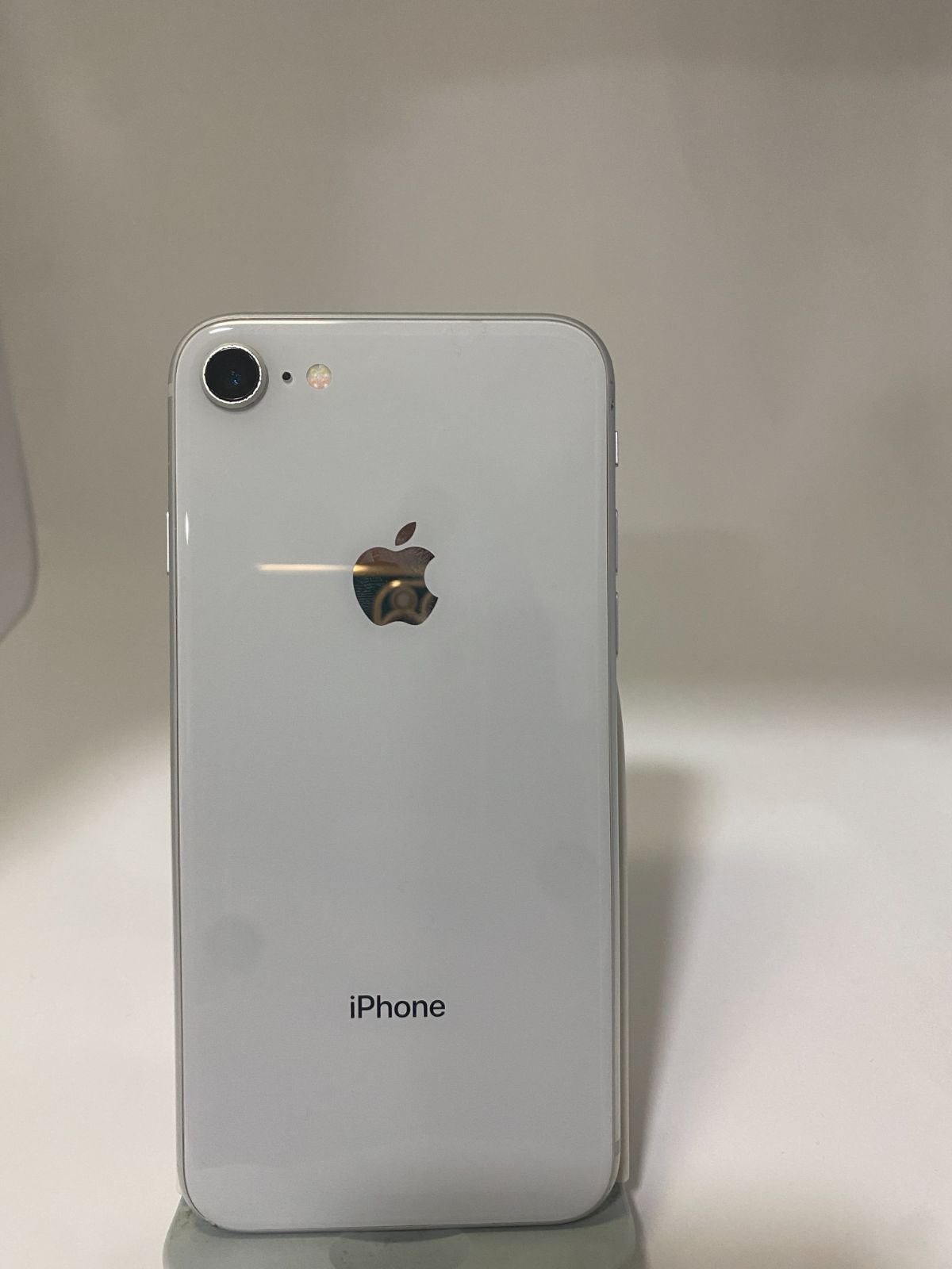 iPhone8 シルバー　64GB  SIMフリー　docomo（ドコモ）　液晶不良　画面割れ　P22