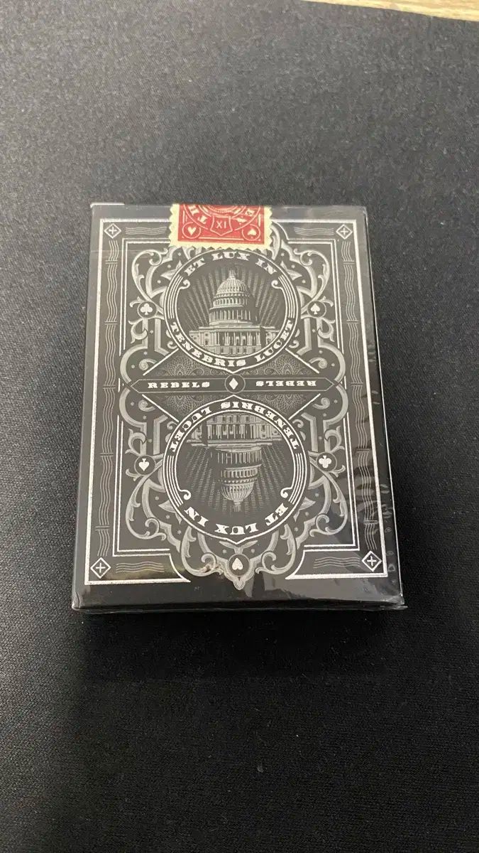 Theory 11 トランプカード カード Rebels デッキ プラスチックパック (未使用)